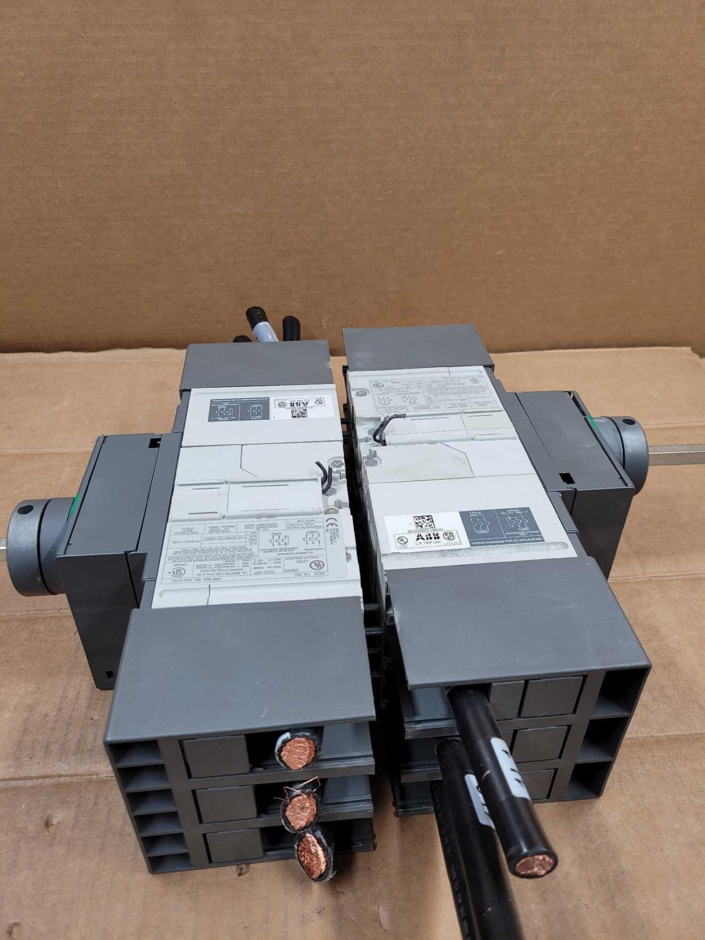 LOT OF 2 ABB T4L250 / Sace Tmax 250 Amp Circuit Breaker with Circuit Breaker Accessory and Handle At - Image 10 of 14