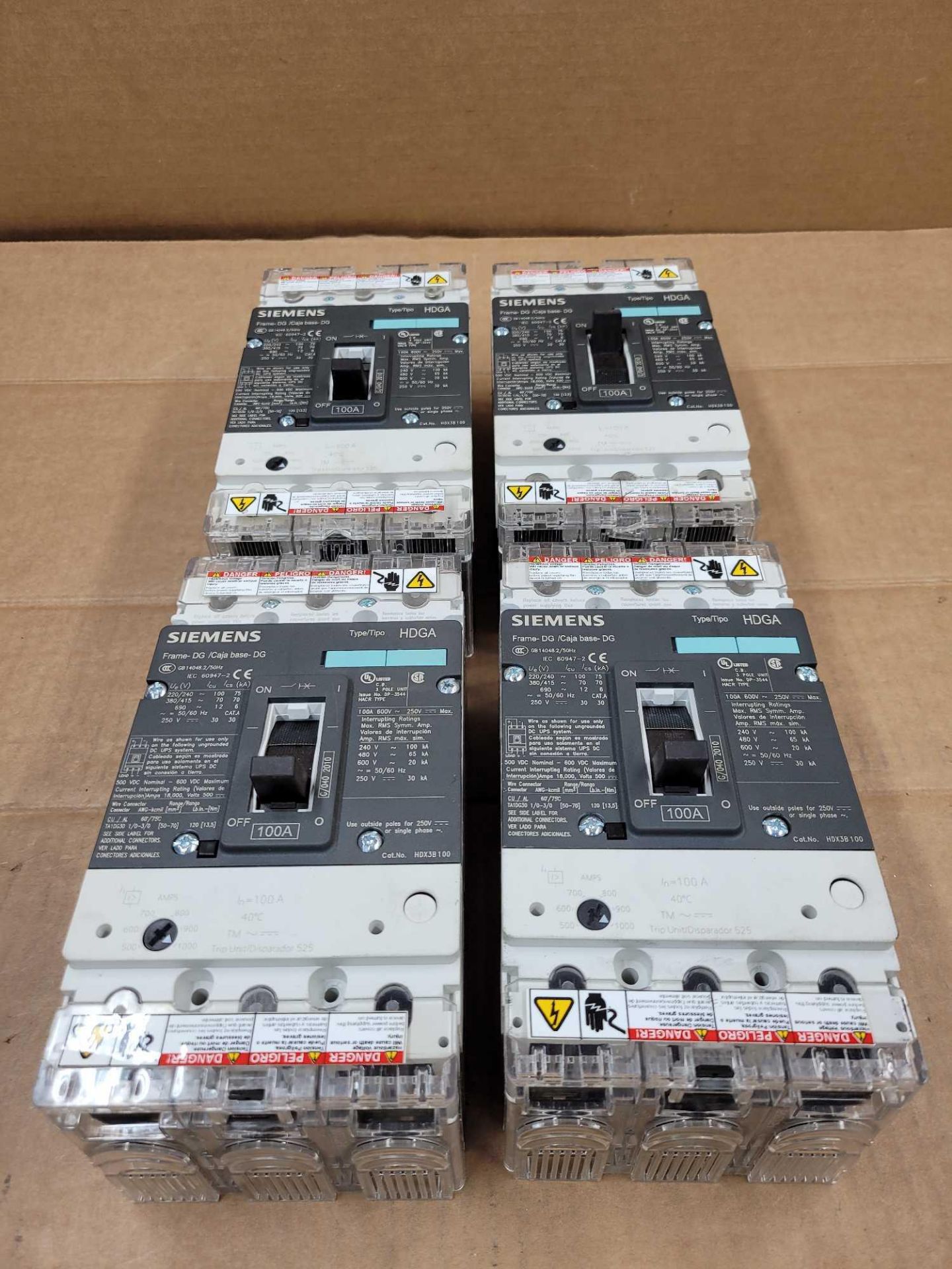 LOT OF 4 SIEMENS HDX3B100 / 100 Amp Circuit Breaker  /  Lot Weight: 18.8 lbs