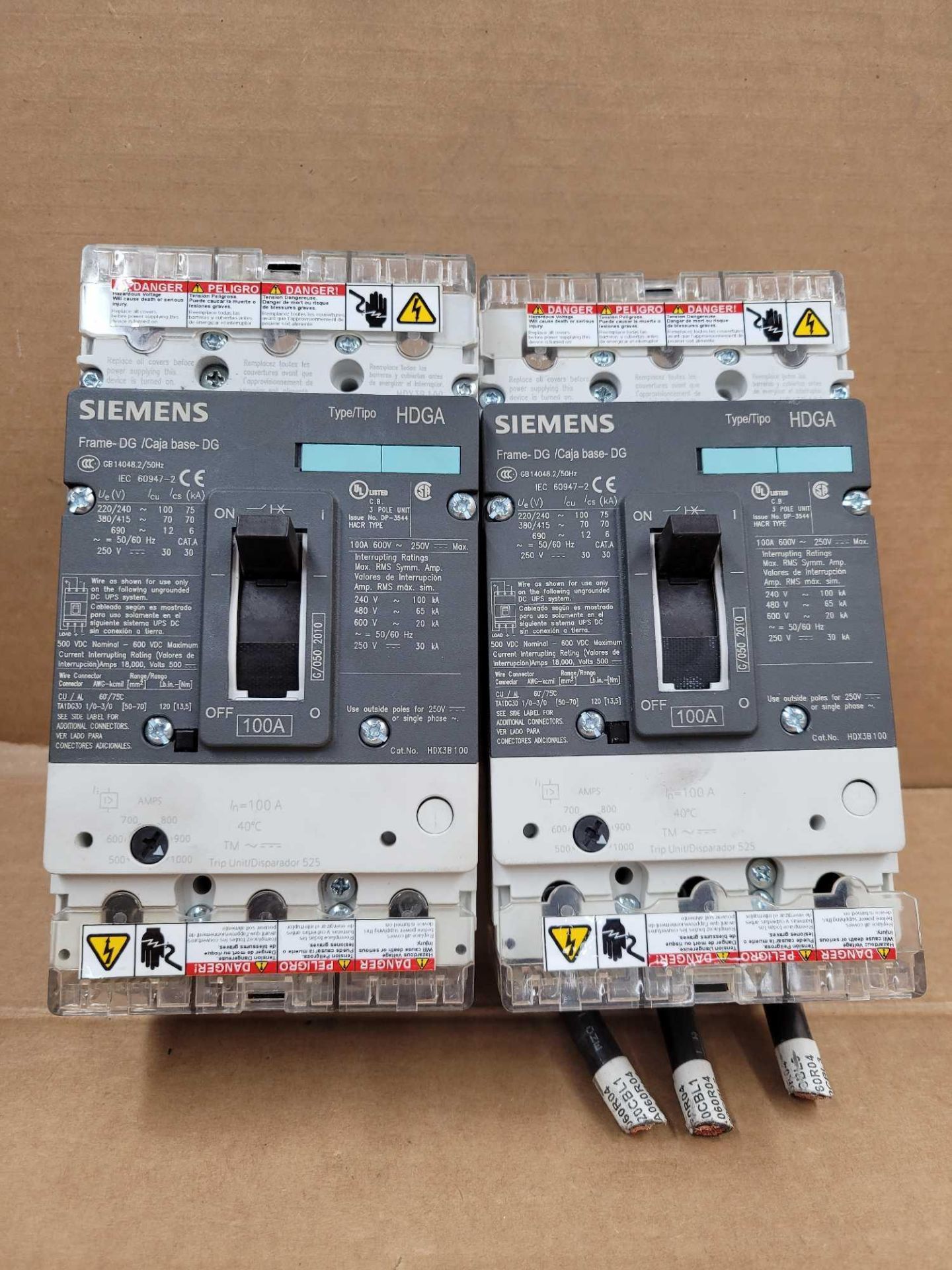 LOT OF 2 SIEMENS HDX3B100 / 100 Amp Circuit Breaker  /  Lot Weight: 9.6 lbs