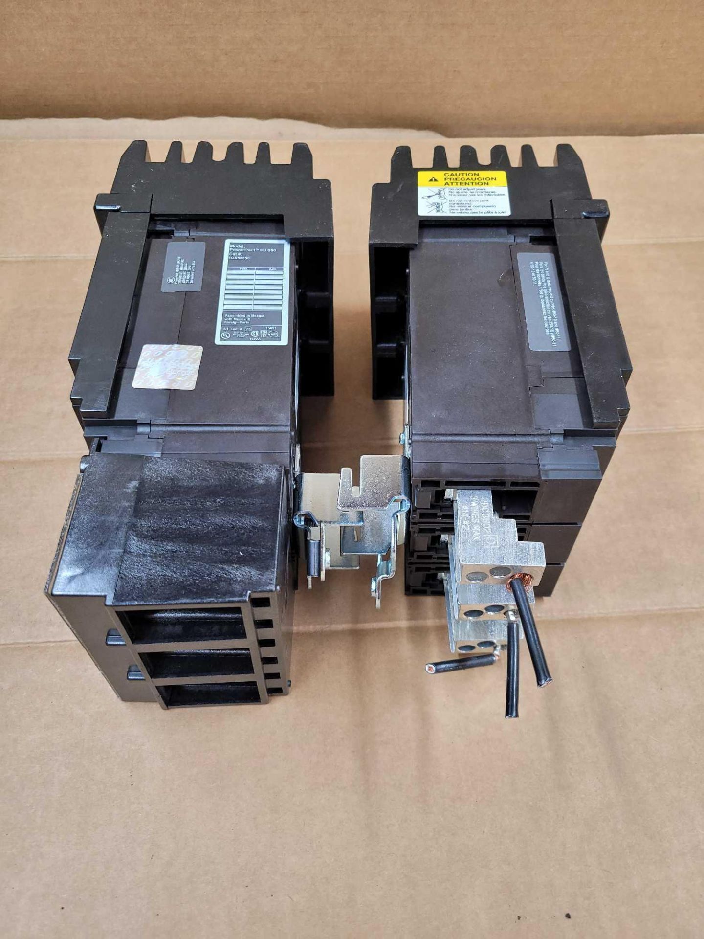 LOT OF 2 SQUARE D HJA36030 / 30 Amp Molded Case Circuit Breaker  /  Lot Weight: 9.6 lbs - Image 4 of 6