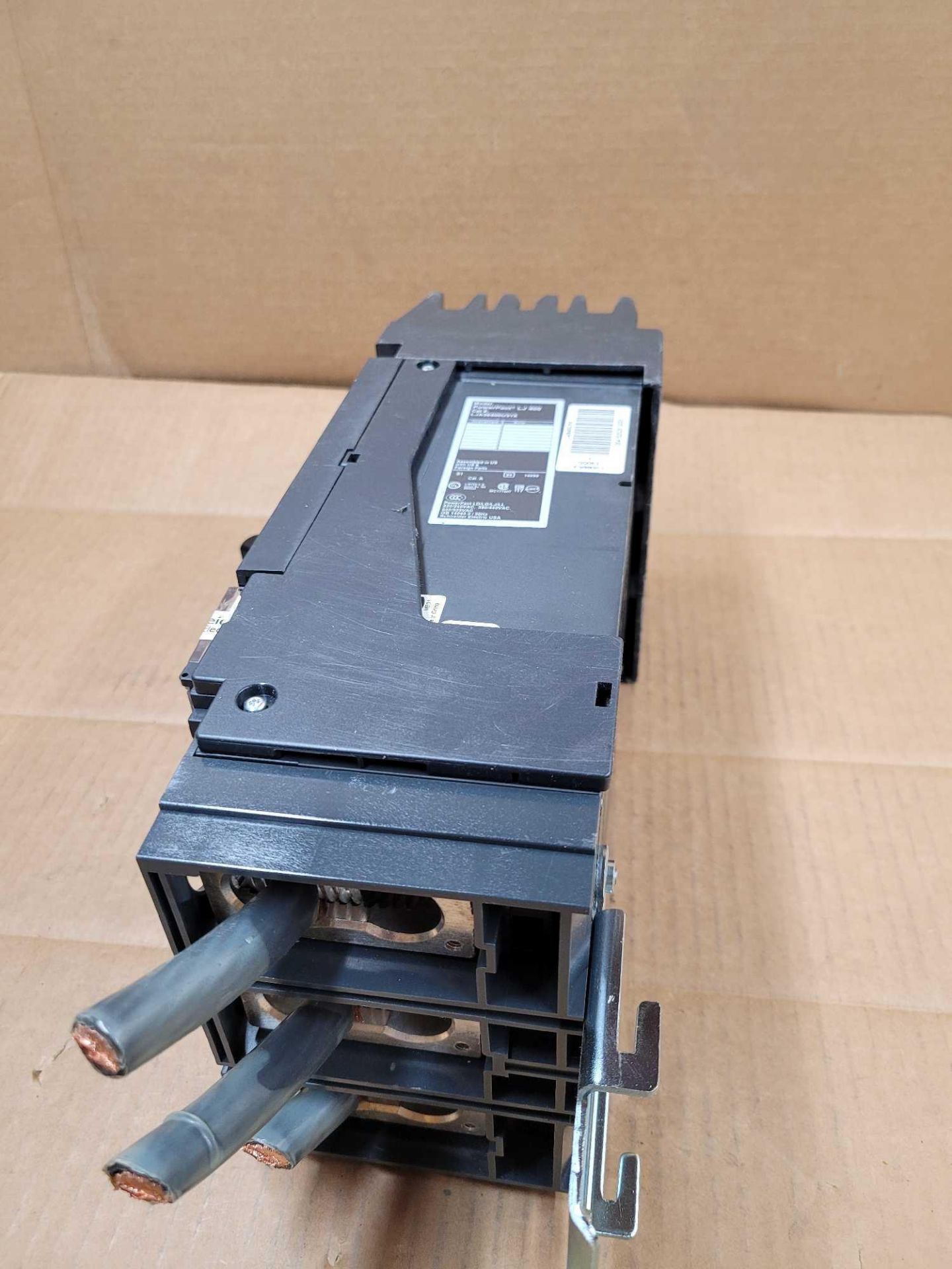 SQUARE D LJA36400U31X / 400 Amp Molded Case Circuit Breaker  /  Lot Weight: 16.8 lbs - Image 4 of 6