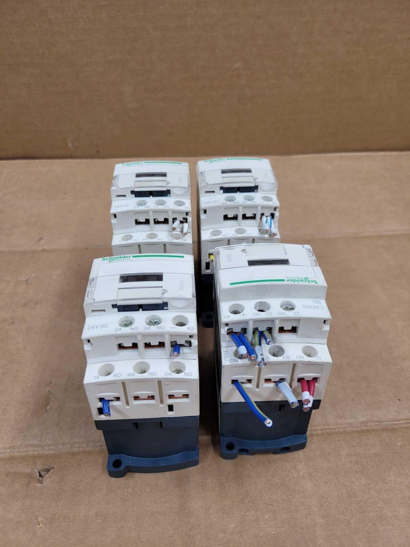 LOT OF 4 SCHNEIDER ELECTRIC CAD50BD with LAD4TBDL / Control Relay with Suppressor Block  /  Lot Weig
