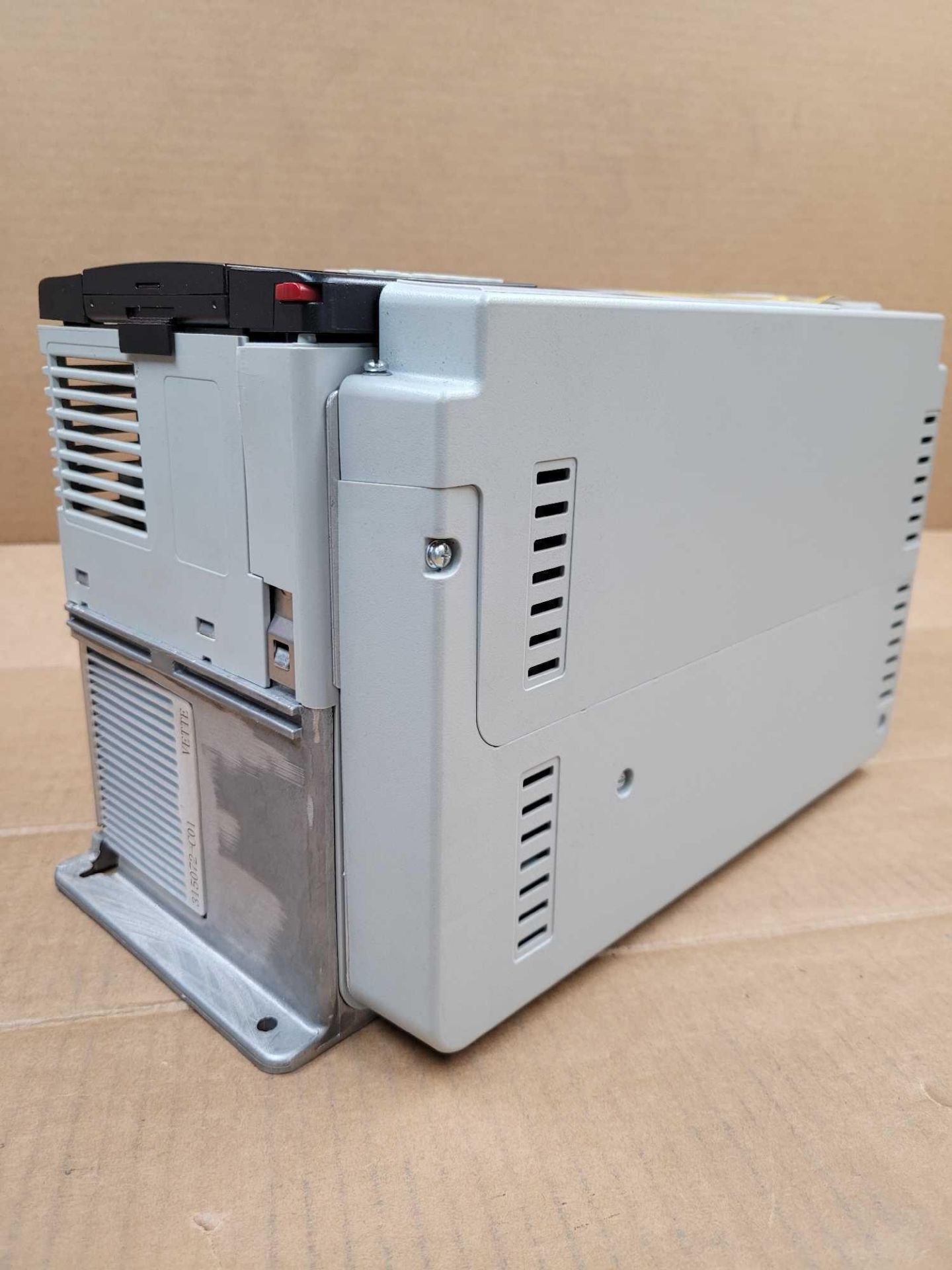 ALLEN BRADLEY 20DD022A0EYNANANE / Series A Powerflex 700S AC Drive  /  Lot Weight: 17.2 lbs - Image 4 of 5