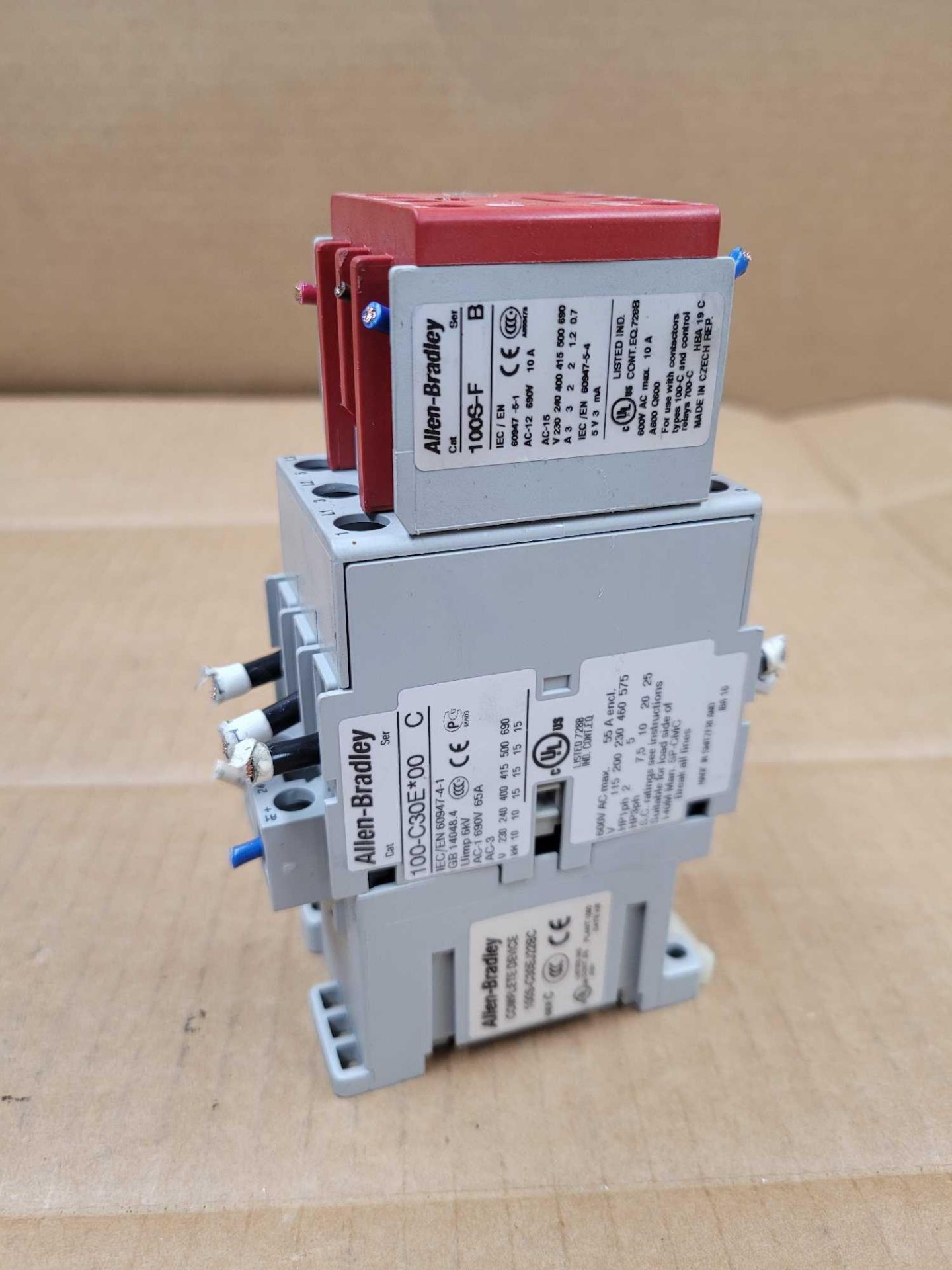 LOT OF 5 ALLEN BRADLEY 100S-C30EJ22BC / Series C Guardmaster Safety Contactor  /  Lot Weight: 6.2 lb - Image 4 of 7