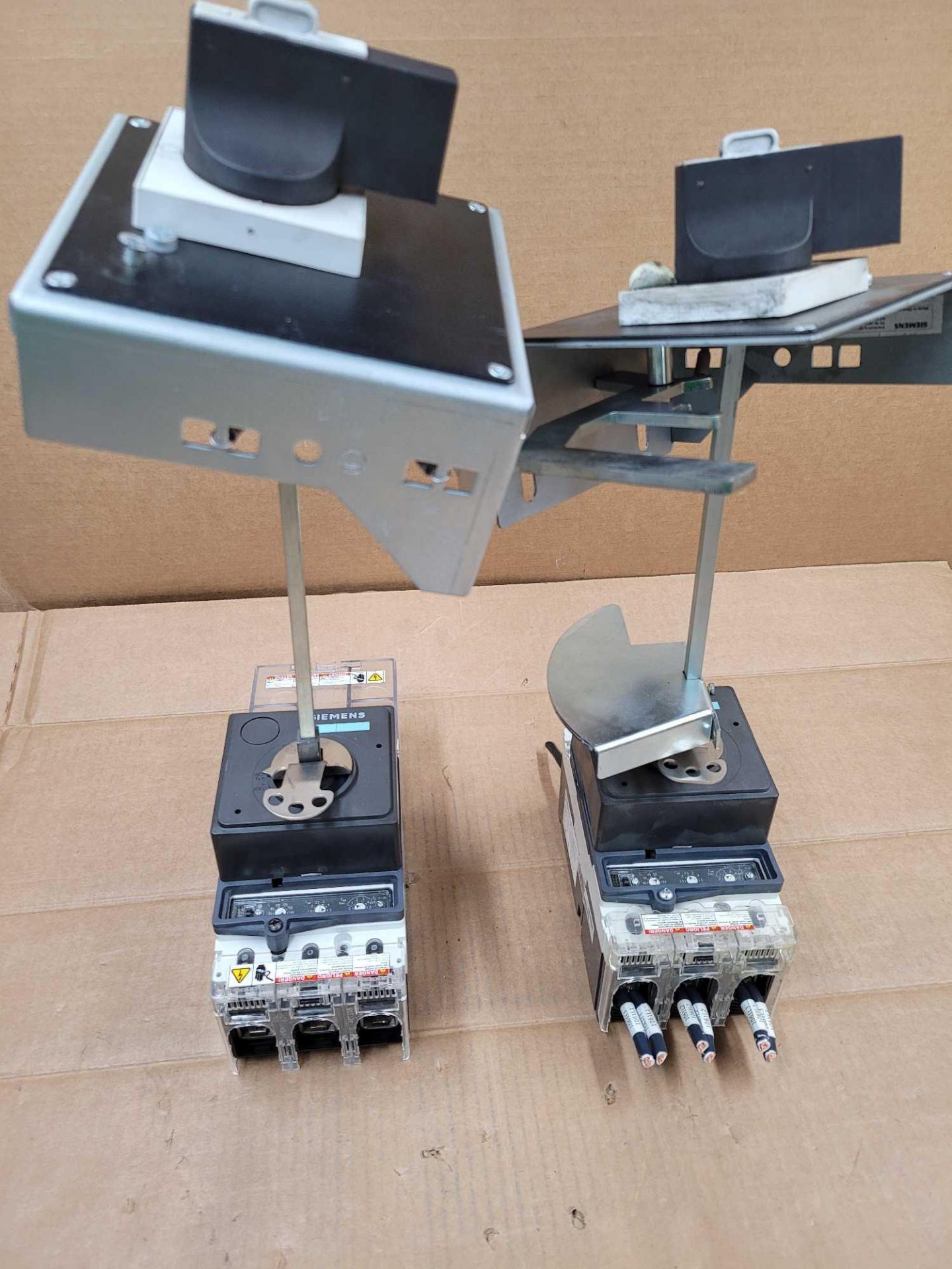 LOT OF 2 SIEMENS / (1) SIEMENS HFX3P250 with 3VL9300-3HF01 and 8UC9400 ; 250 Amp Circuit Breaker wit