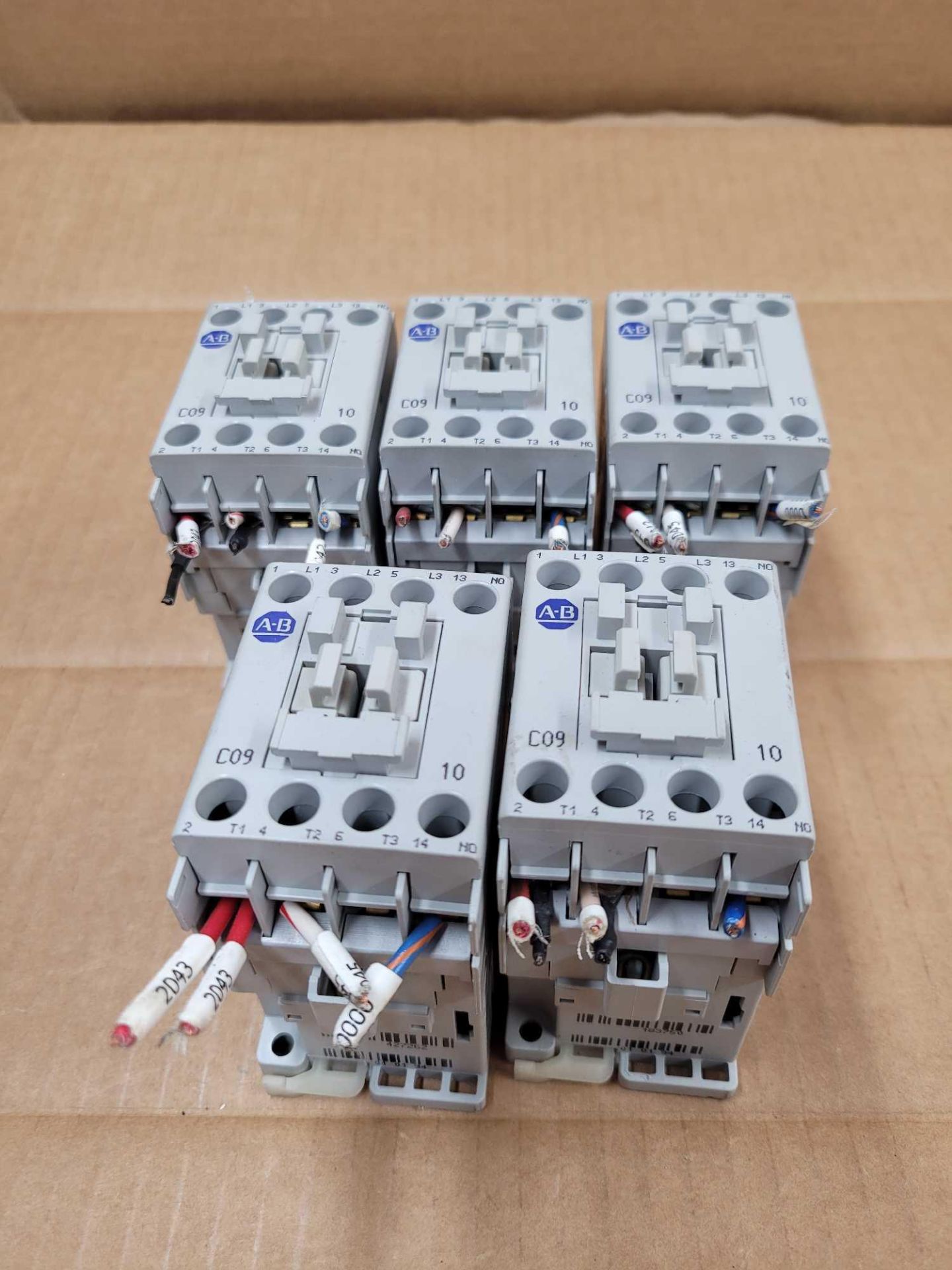 LOT OF 5 ALLEN BRADLEY 100-C09E*10 / Series A Contactor  /  Lot Weight: 4.2 lbs