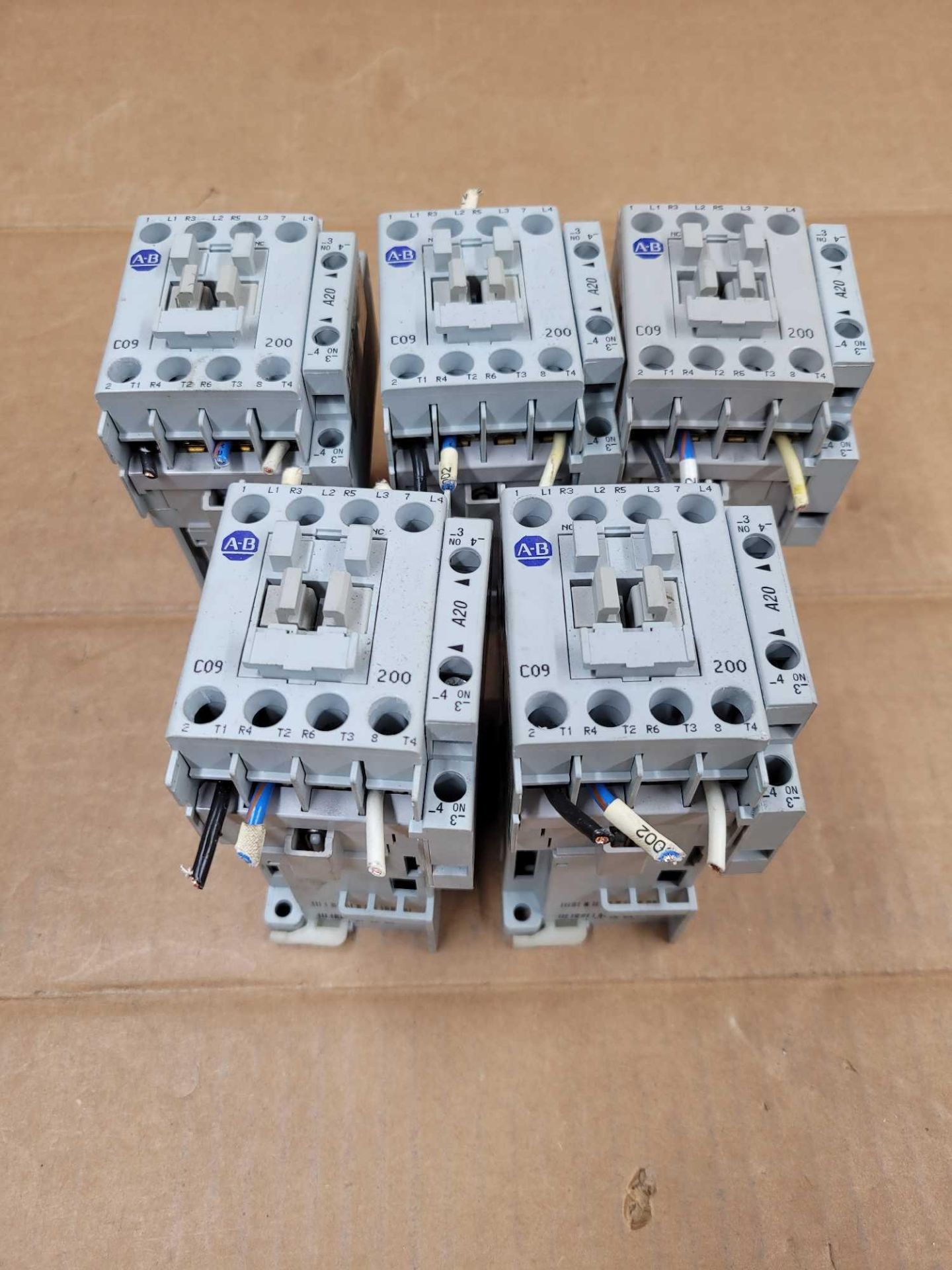 LOT OF 5 ALLEN BRADLEY 100-C09DJ200 / Series A Contactor  /  Lot Weight: 7.0 lbs