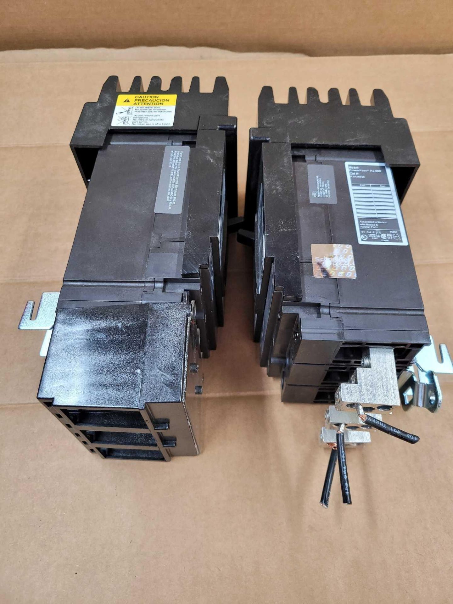 LOT OF 2 SQUARE D HJA36030 / 30 Amp Molded Case Circuit Breaker  /  Lot Weight: 9.6 lbs - Image 6 of 6