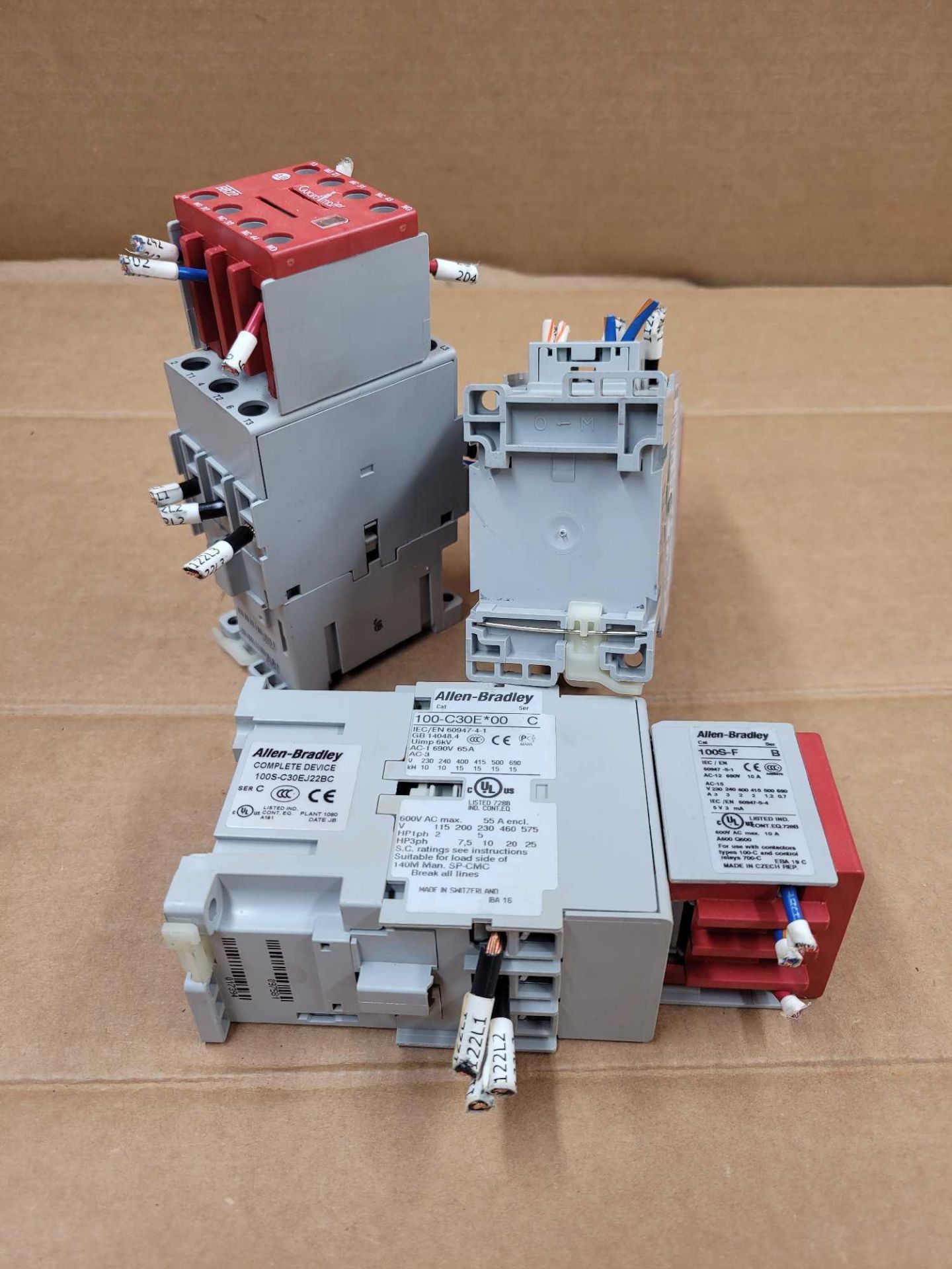 LOT OF 3 ALLEN BRADLEY 100S-C30EJ22BC / Series C Guardmaster Safety Contactor  /  Lot Weight: 3.8 lb - Image 3 of 3