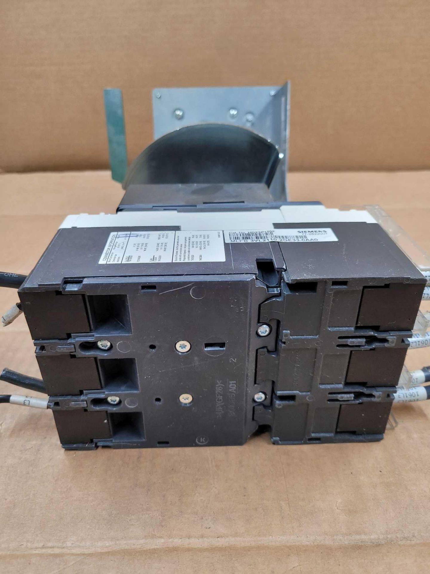 LOT OF 2 SIEMENS / (1) SIEMENS HFX3P250 with 3VL9300-3HF01 and 8UC9400 ; 250 Amp Circuit Breaker wit - Image 17 of 22