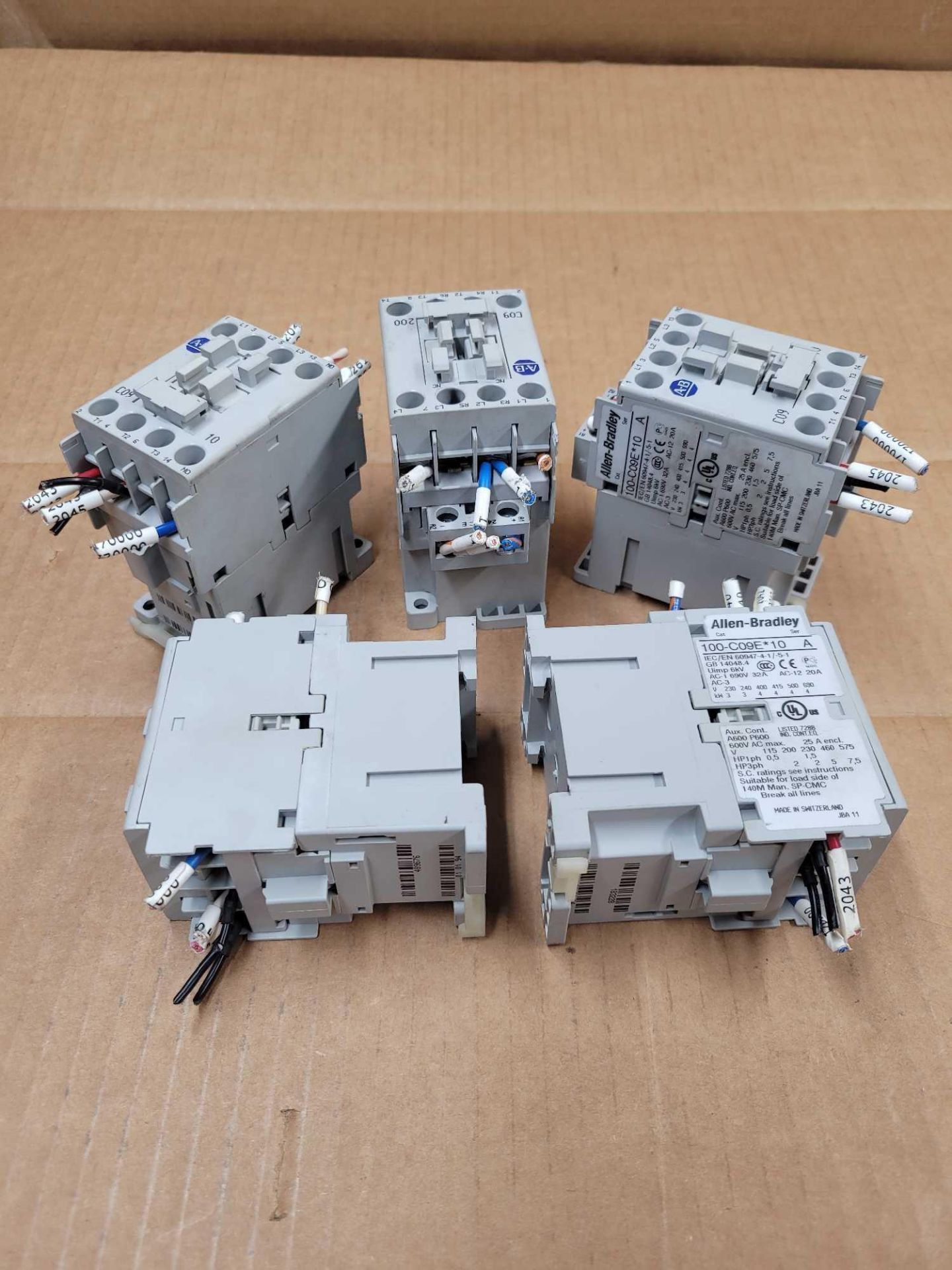 LOT OF 5 ALLEN BRADLEY 100-C09E*10 / Series A Contactor  /  Lot Weight: 4.6 lbs - Image 7 of 8