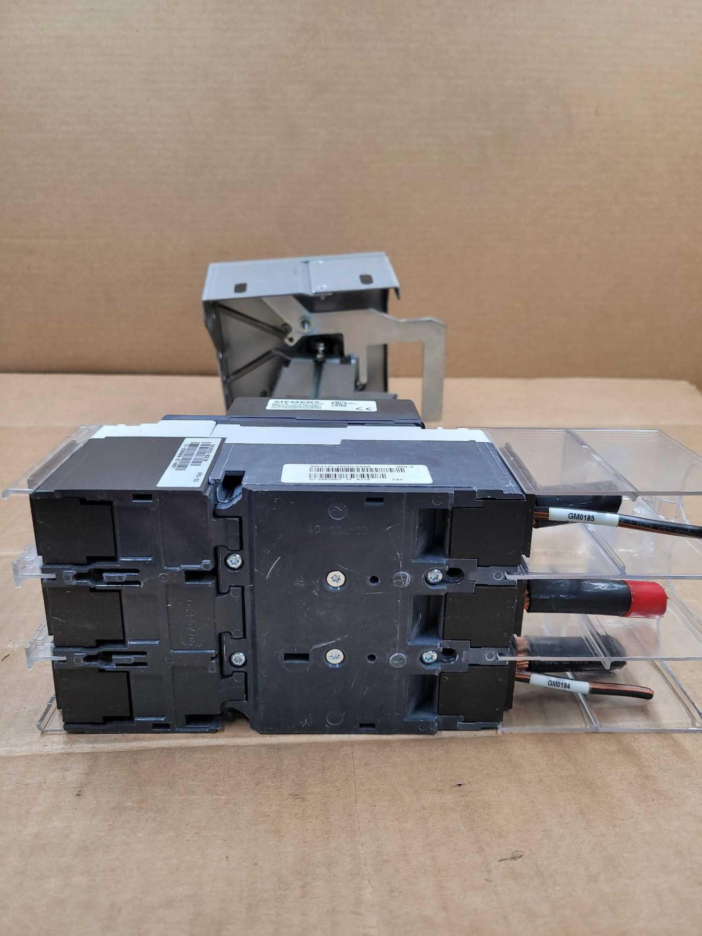 LOT OF 2 SIEMENS / (1) SIEMENS HFX3P250 with 3VL9300-3HF01 and 8UC9400 ; 250 Amp Circuit Breaker wit - Image 6 of 22