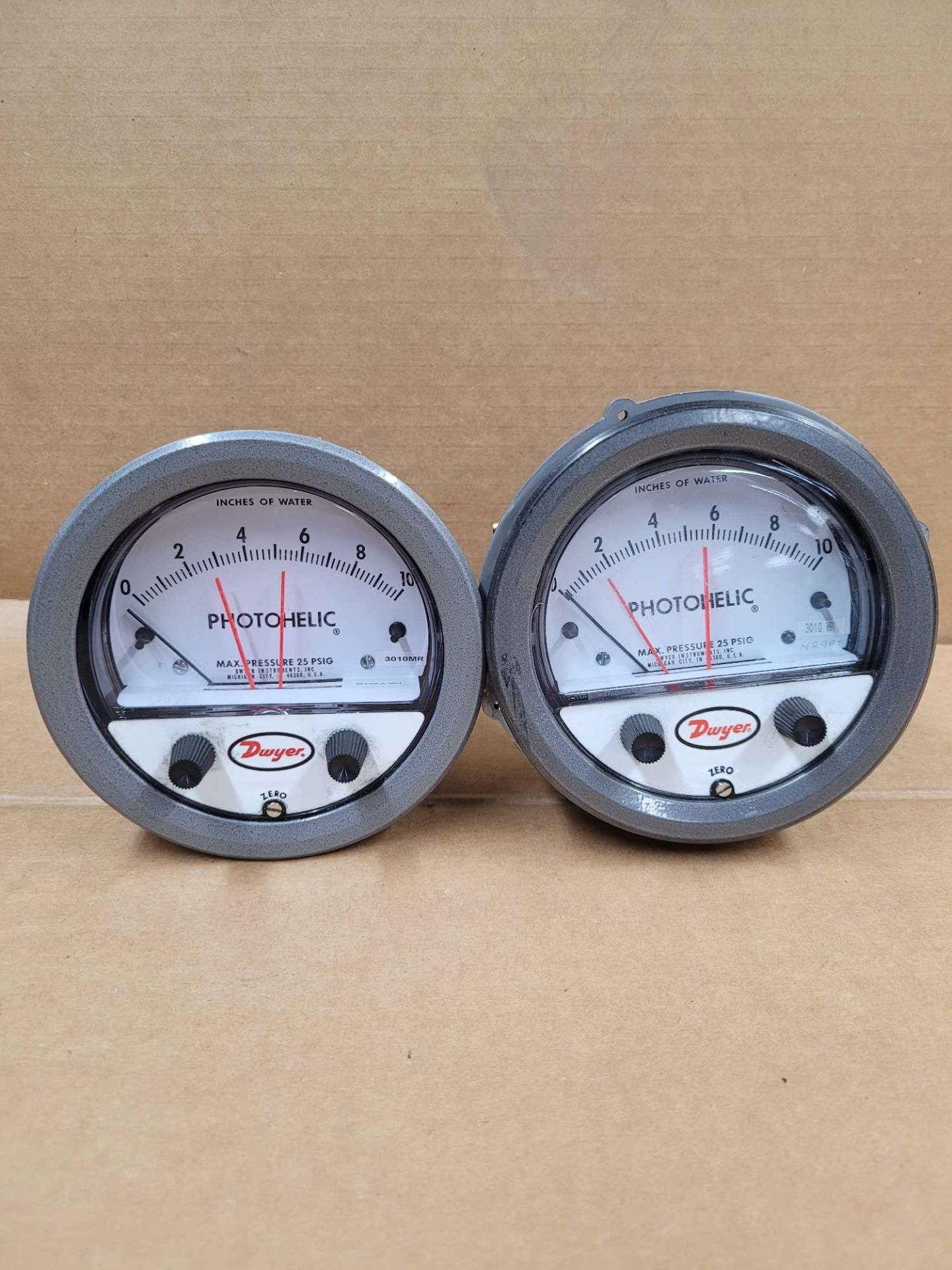 LOT OF 2 DWYER 3010MR / Series 3000MR 0-10" Photohelic Gauge  /  Lot Weight: 3.6 lbs