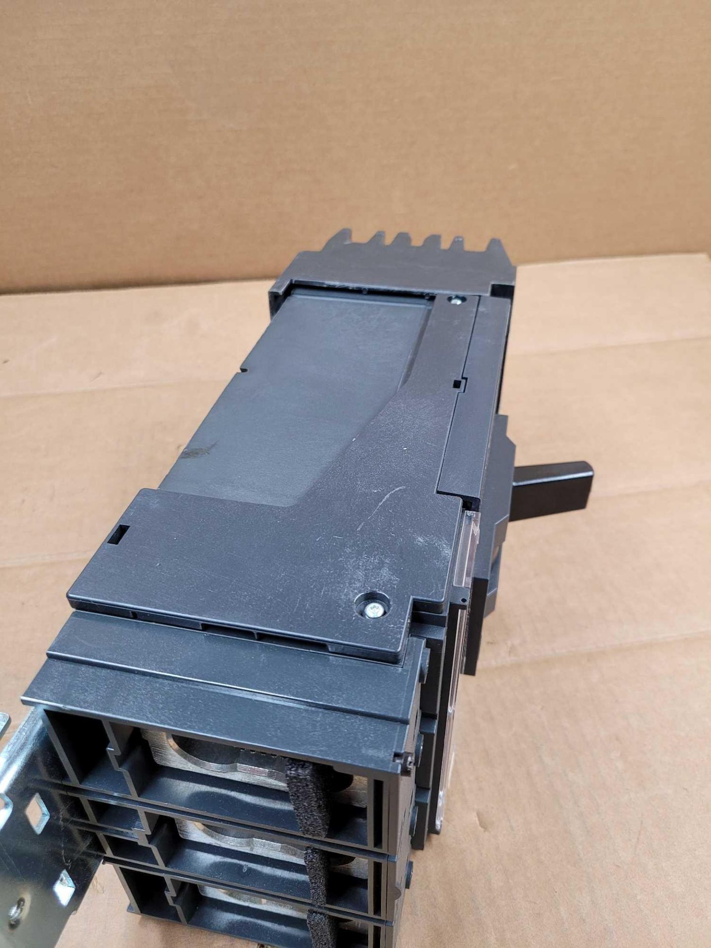 SQUARE D LJA36400U31X / 400 Amp Molded Case Circuit Breaker  /  Lot Weight: 16.6 lbs - Image 6 of 6