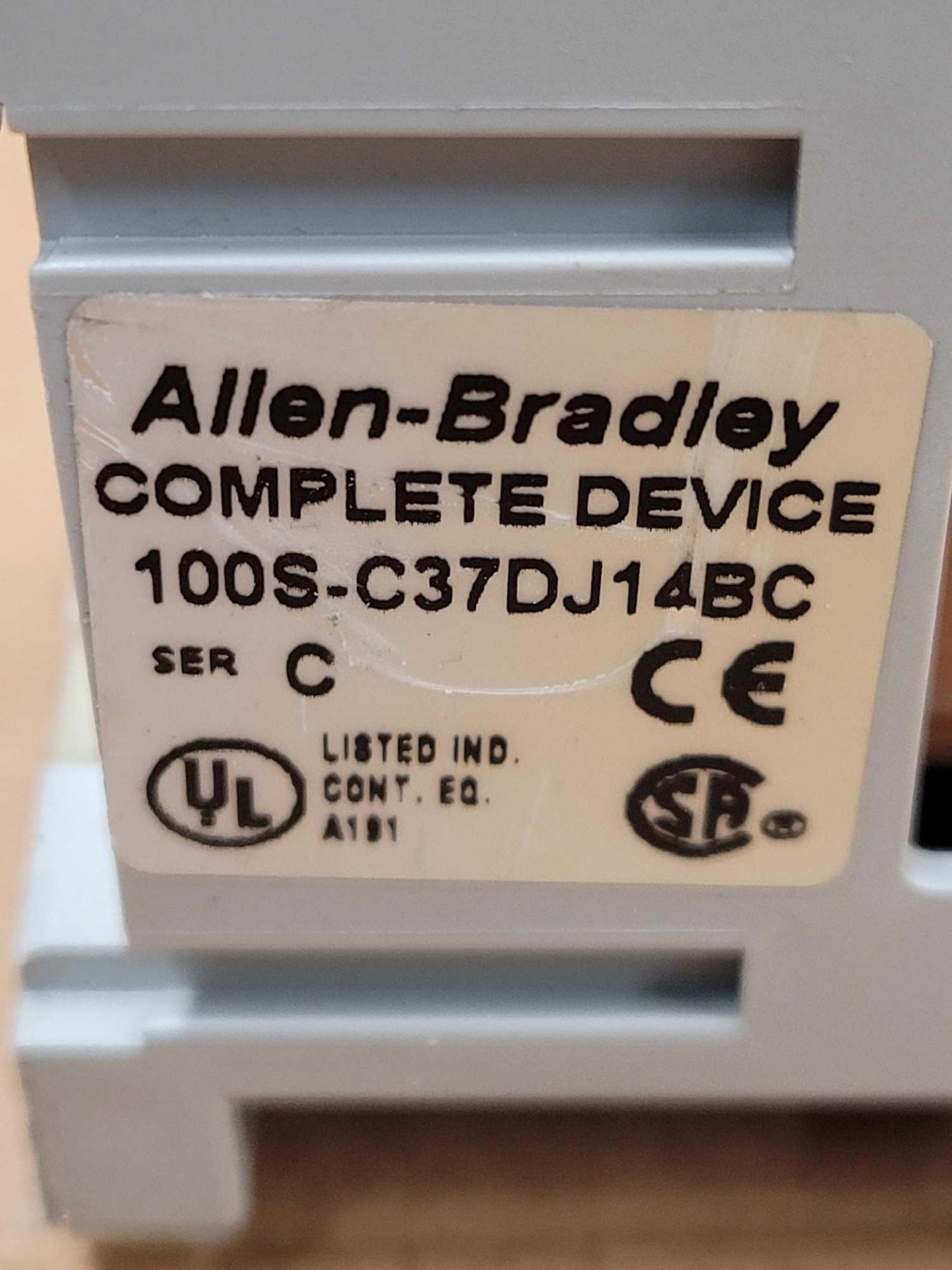 LOT OF 5 ALLEN BRADLEY 100S-C37DJ14BC / Series C Guardmaster Safety Contactor  /  Lot Weight: 10.6 l - Image 8 of 9