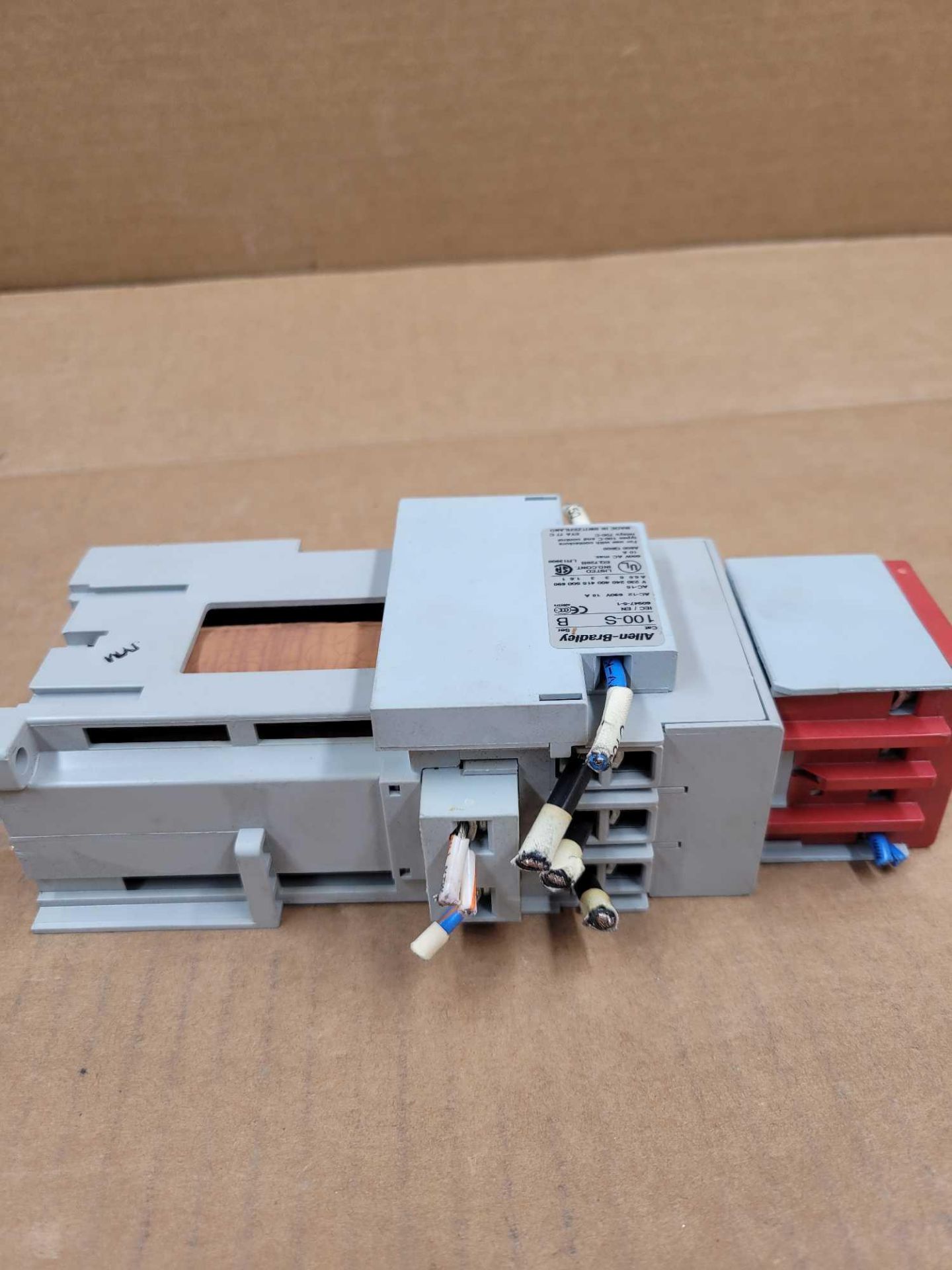 LOT OF 5 ALLEN BRADLEY 100S-C37DJ14BC / Guardmaster Safety Contactor  /  Lot Weight: 10.6 lbs - Image 3 of 8