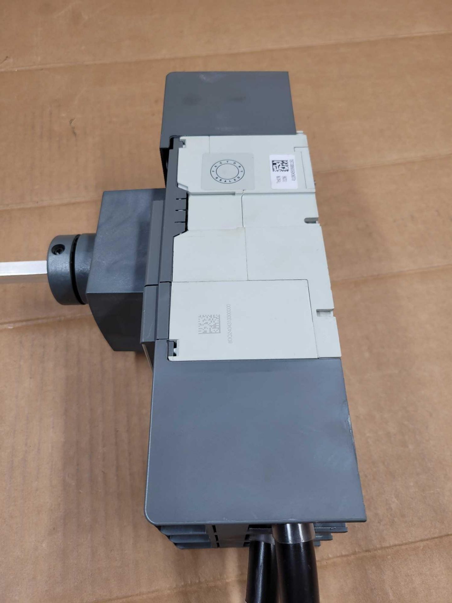 ABB XT4H250 / Sace Tmax 250 Amp 3 Pole Instantaneous Trip Circuit Breaker with Circuit Breaker Acces - Image 4 of 7