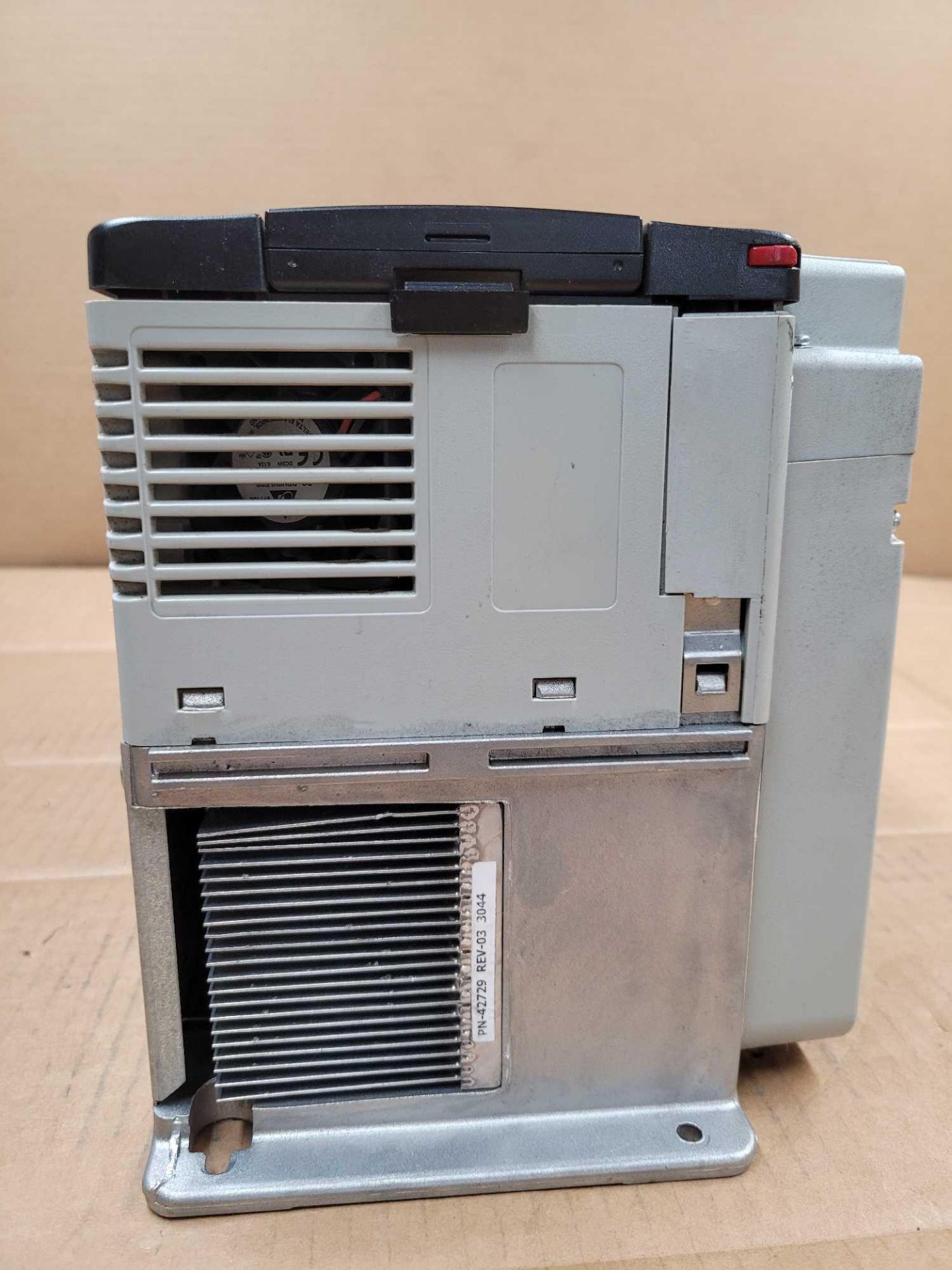 ALLEN BRADLEY 20DD022A3EYNADACE / Series A Powerflex 700S AC Drive  /  Lot Weight: 16.4 lbs - Image 4 of 10