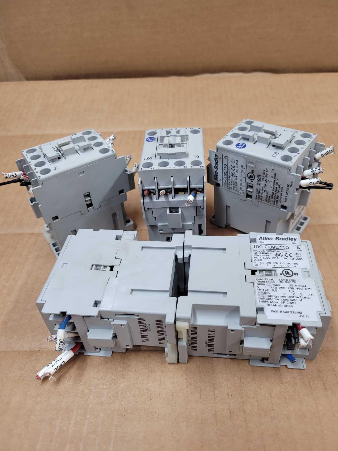 LOT OF 5 ALLEN BRADLEY 100-C09E*10 / Series A Contactor  /  Lot Weight: 4.2 lbs - Image 8 of 8