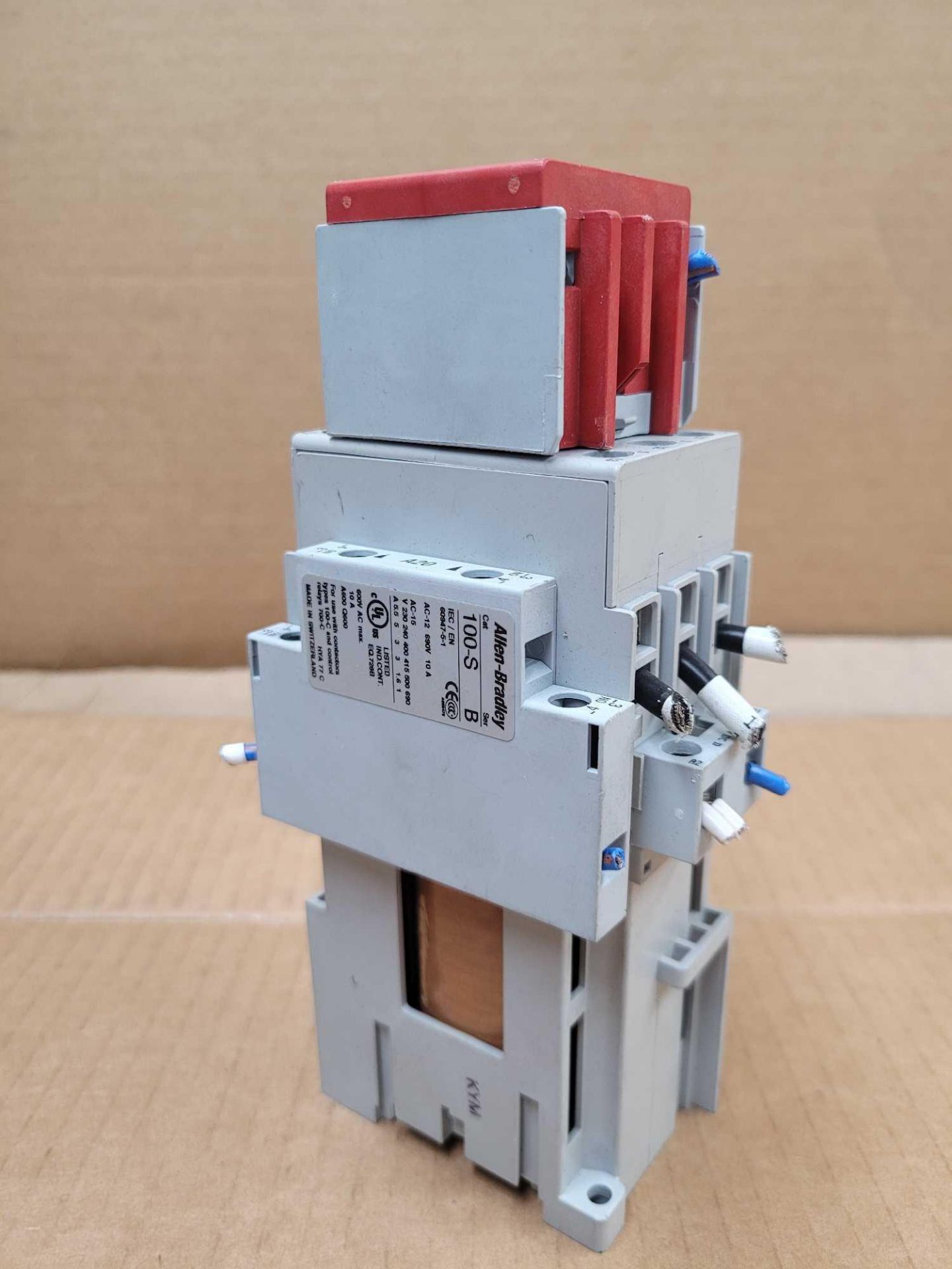 LOT OF 5 ALLEN BRADLEY 100S-C37DJ14BC / Series C Guardmaster Safety Contactor  /  Lot Weight: 10.6 l - Image 4 of 9
