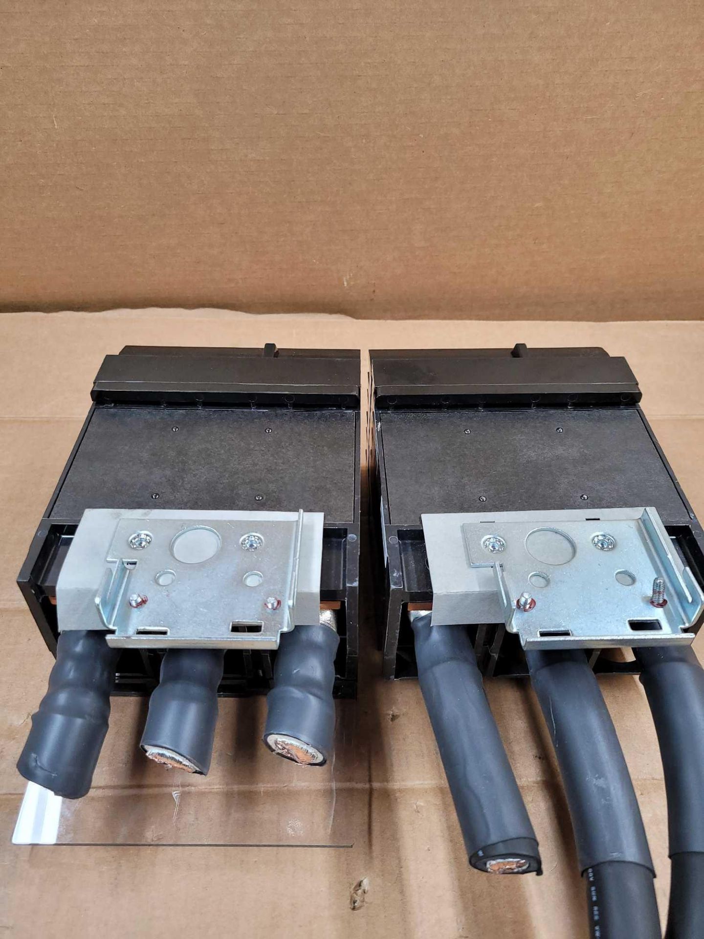 LOT OF 2 SQUARE D SL400 / 400 Amp Connection Accessory  /  Lot Weight: 20.2 lbs - Image 8 of 8