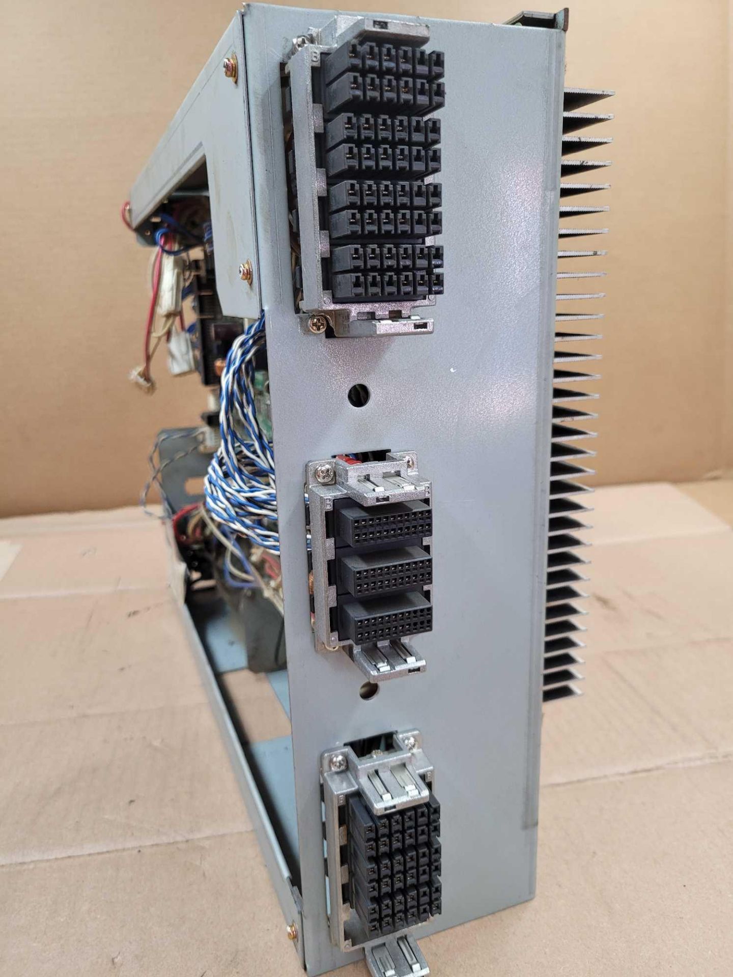 NACHI RKX1120 / Servo Drive Amplifier  /  Lot Weight: 29.6 lbs - Image 9 of 10
