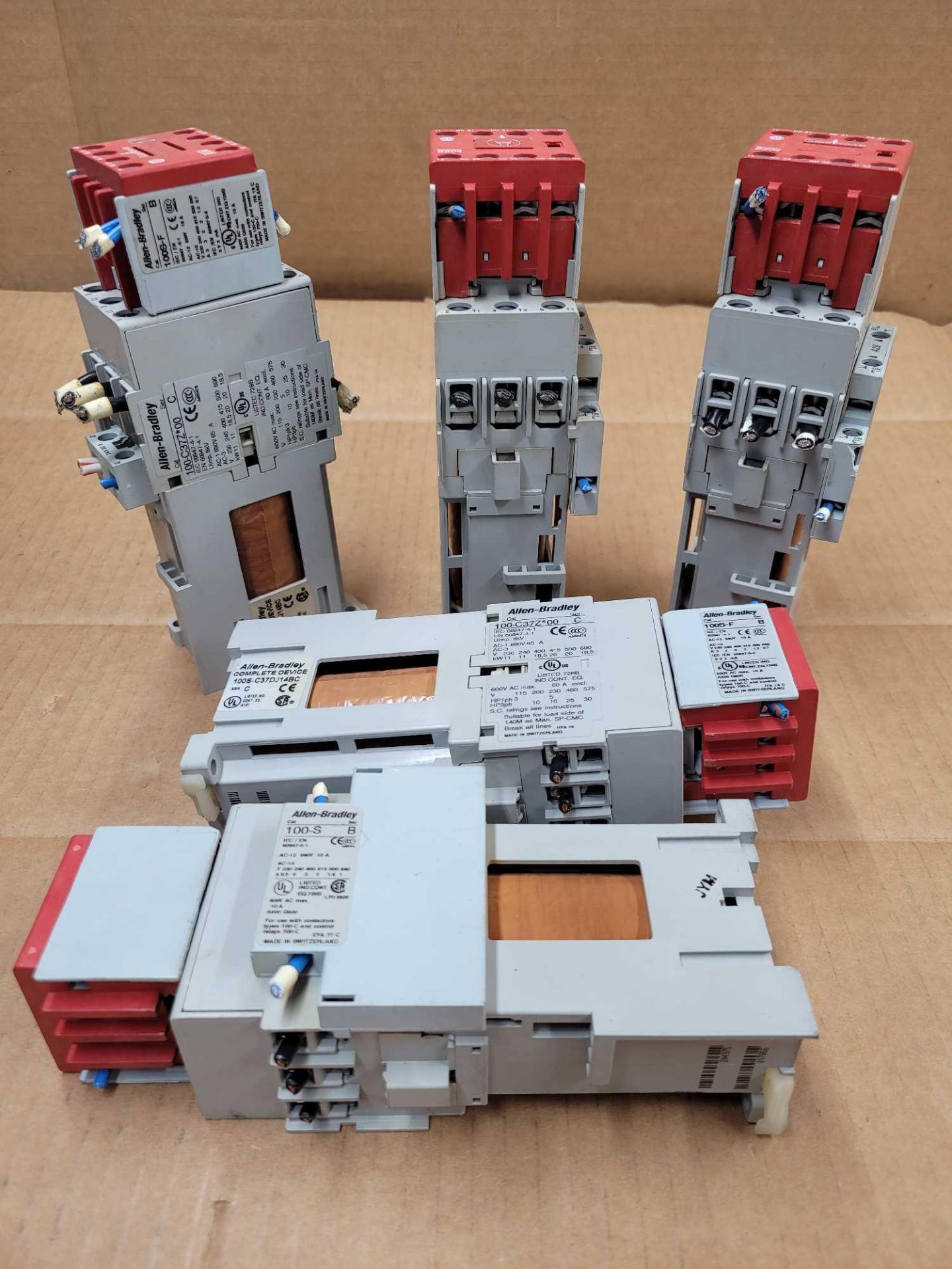 LOT OF 5 ALLEN BRADLEY 100S-C37DJ14BC / Series C Guardmaster Safety Contactor  /  Lot Weight: 10.6 l - Image 9 of 9