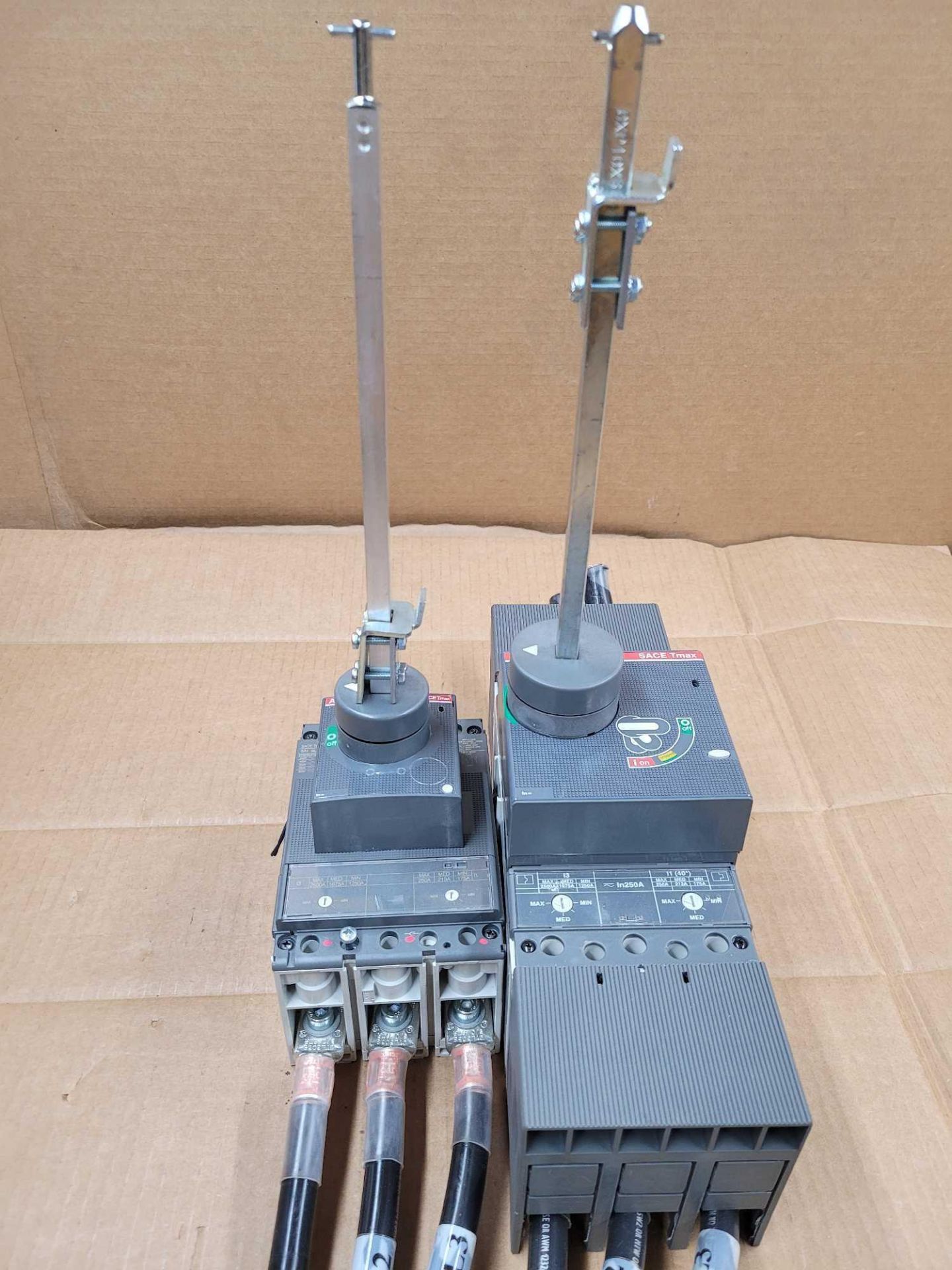 LOT OF 2 ABB BREAKERS   /    (1) ABB XT4V250 ; Sace Tmax 250 Amp Circuit Breaker with Cicuit Breaker