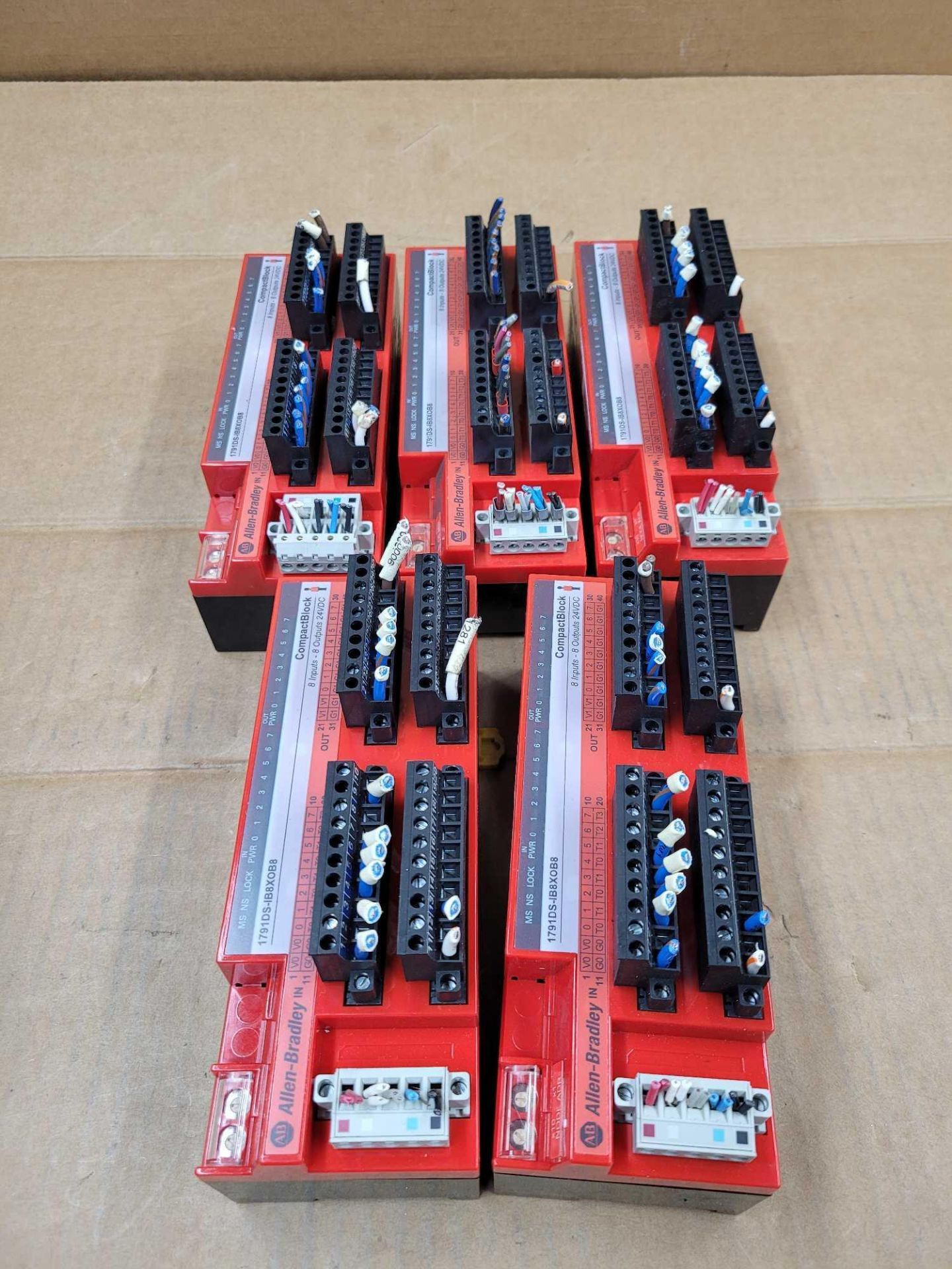 LOT OF 5 ALLEN BRADLEY 1791DS-IB8XOB8 / Series Combination I/O Module  /  Lot Weight: 4.6 lbs