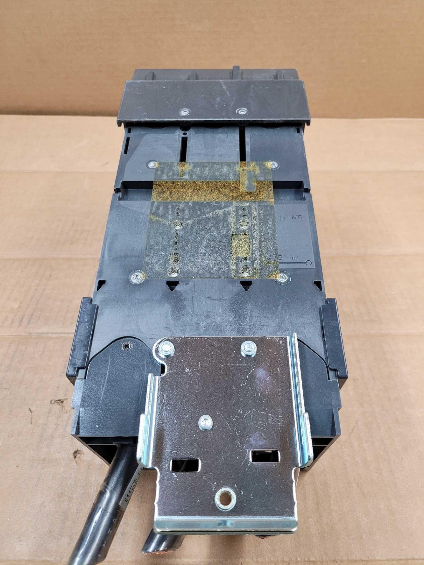 SQUARE D LJA36400U31X / 400 Amp Molded Case Circuit Breaker  /  Lot Weight: 17.2 lbs - Image 4 of 6