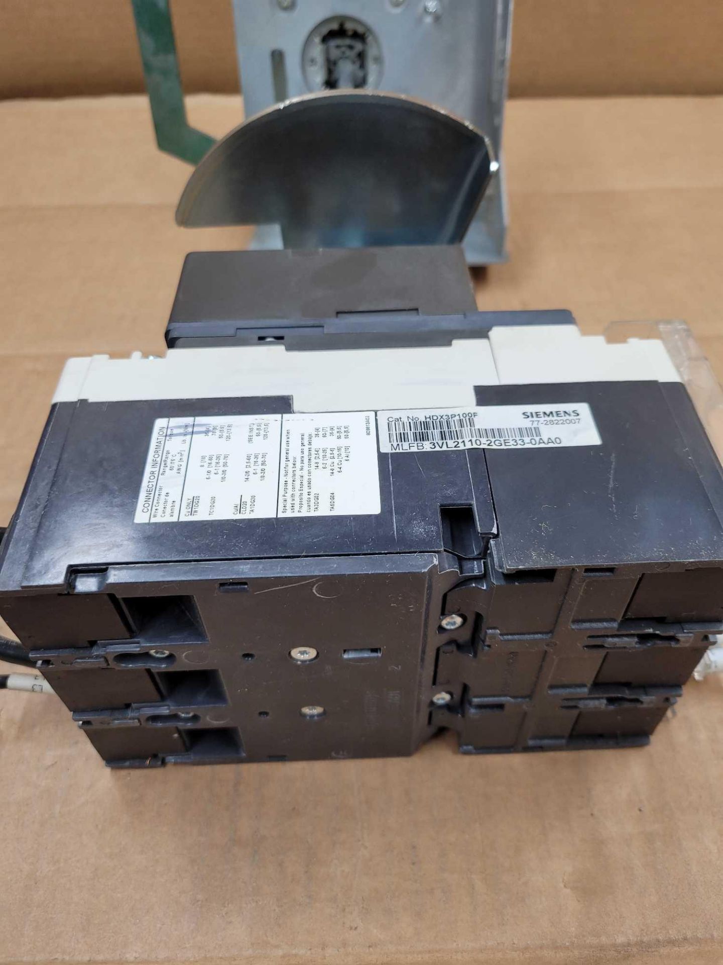 LOT OF 2 SIEMENS / (1) SIEMENS HFX3P250 with 3VL9300-3HF01 and 8UC9400 ; 250 Amp Circuit Breaker wit - Image 18 of 22