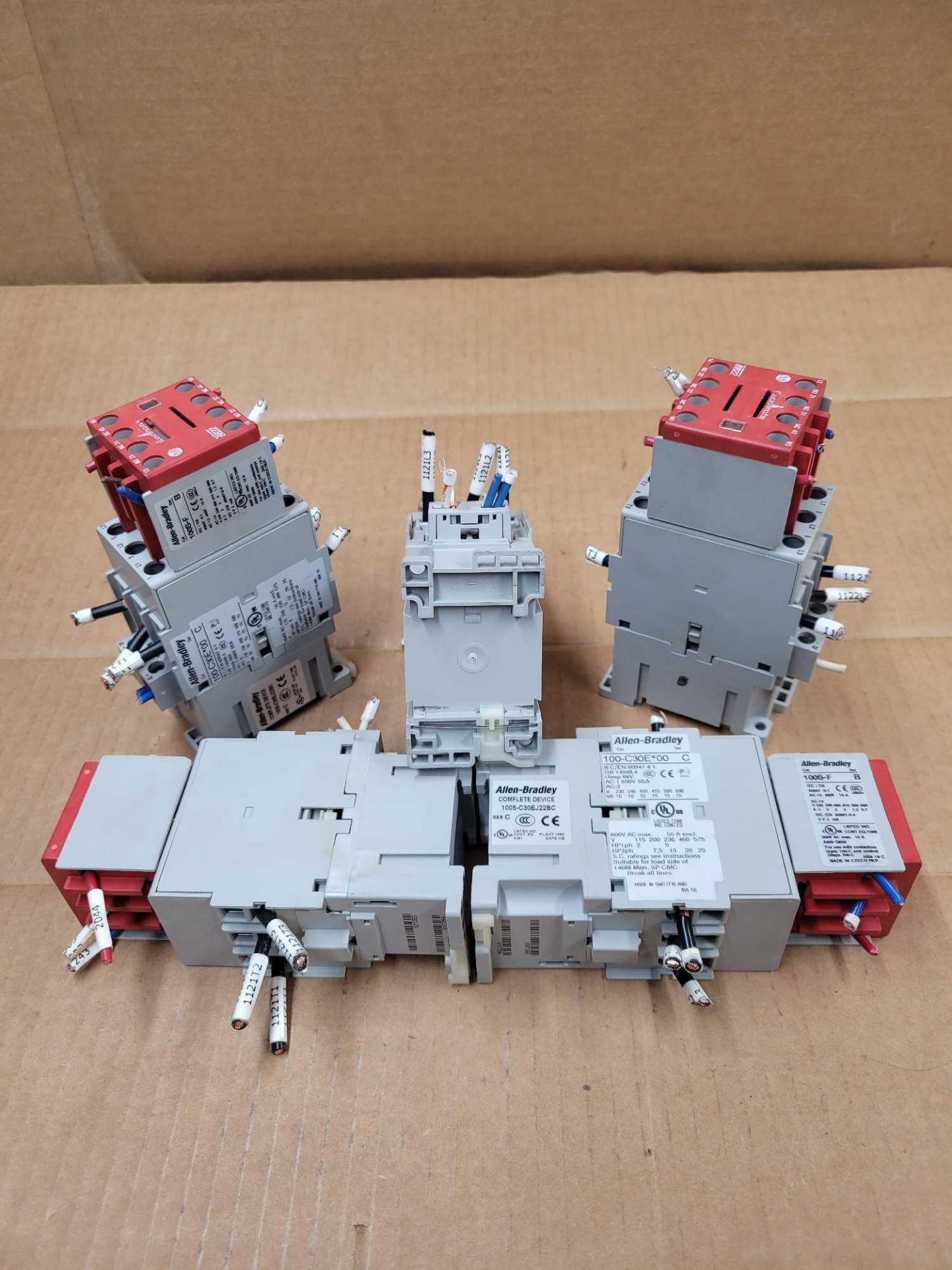 LOT OF 5 ALLEN BRADLEY 100S-C30EJ22BC / Series C Guardmaster Safety Contactor  /  Lot Weight: 6.2 lb - Image 6 of 7
