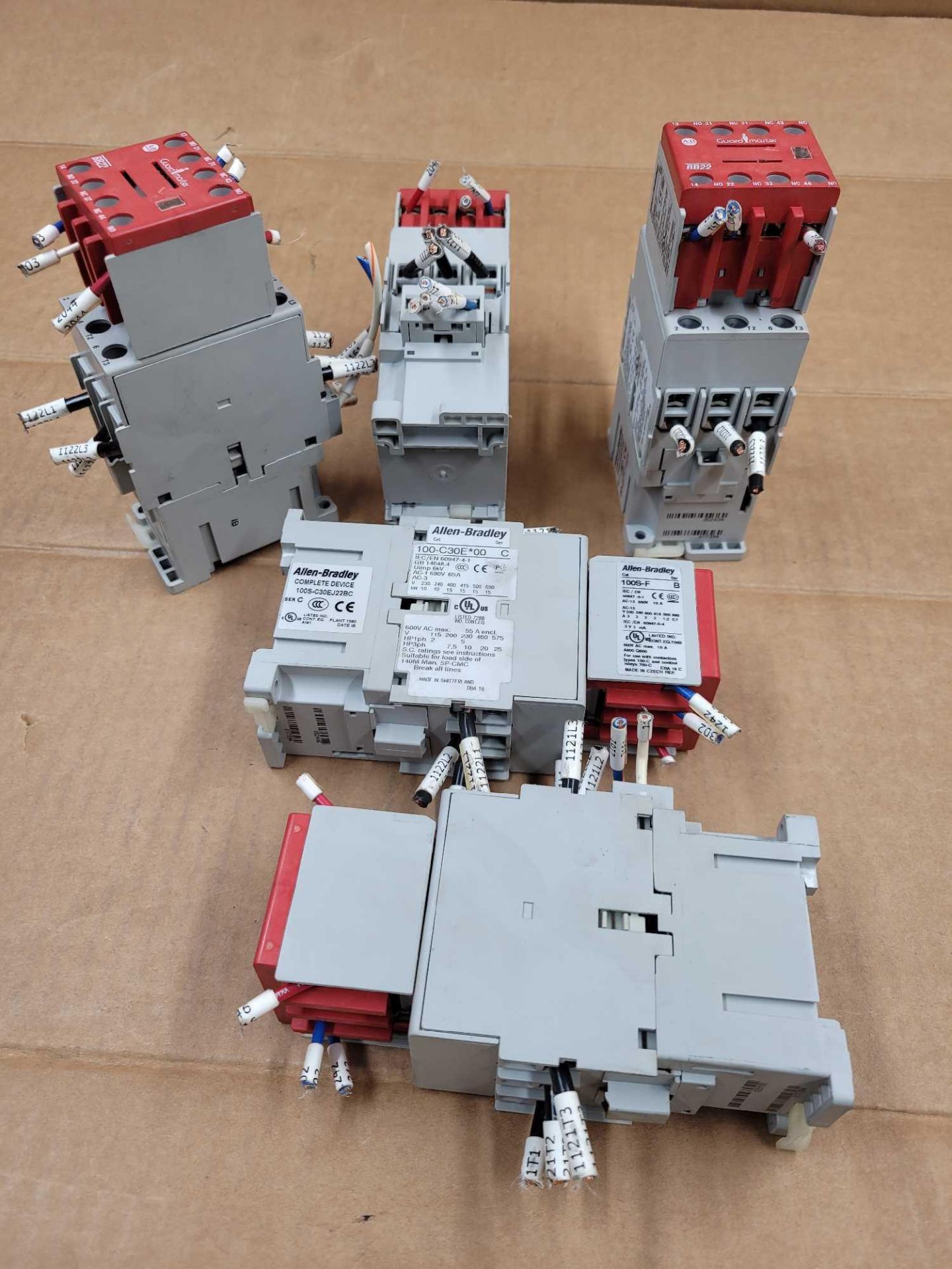 LOT OF 5 ALLEN BRADLEY 100S-C30EJ22BC / Series C Guardmaster Safety Contactor  /  Lot Weight: 6.2 lb - Image 7 of 7