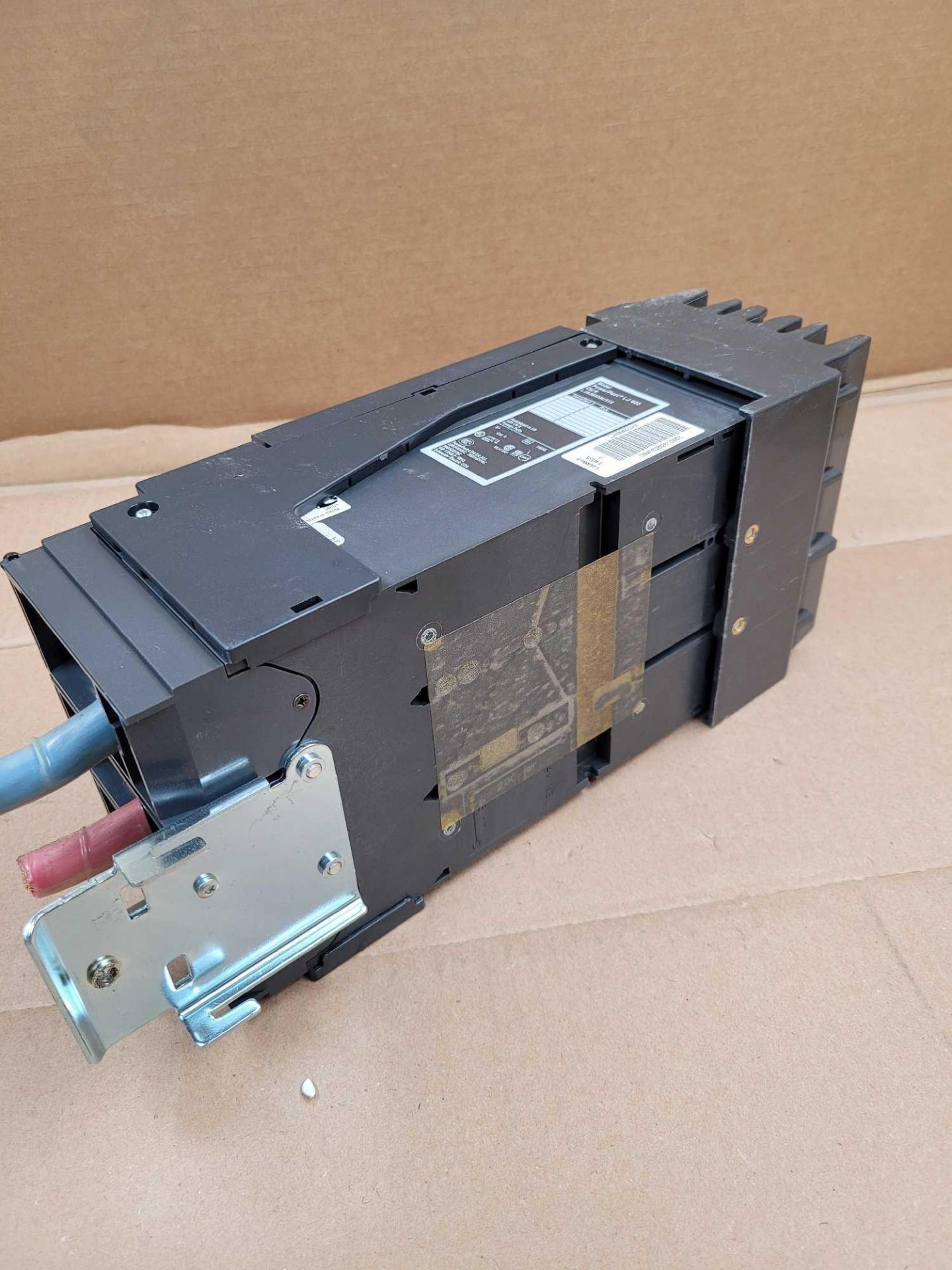 SQUARE D LJA36400U31X / 400 Amp Molded Case Circuit Breaker  /  Lot Weight: 16.8 lbs - Image 5 of 6