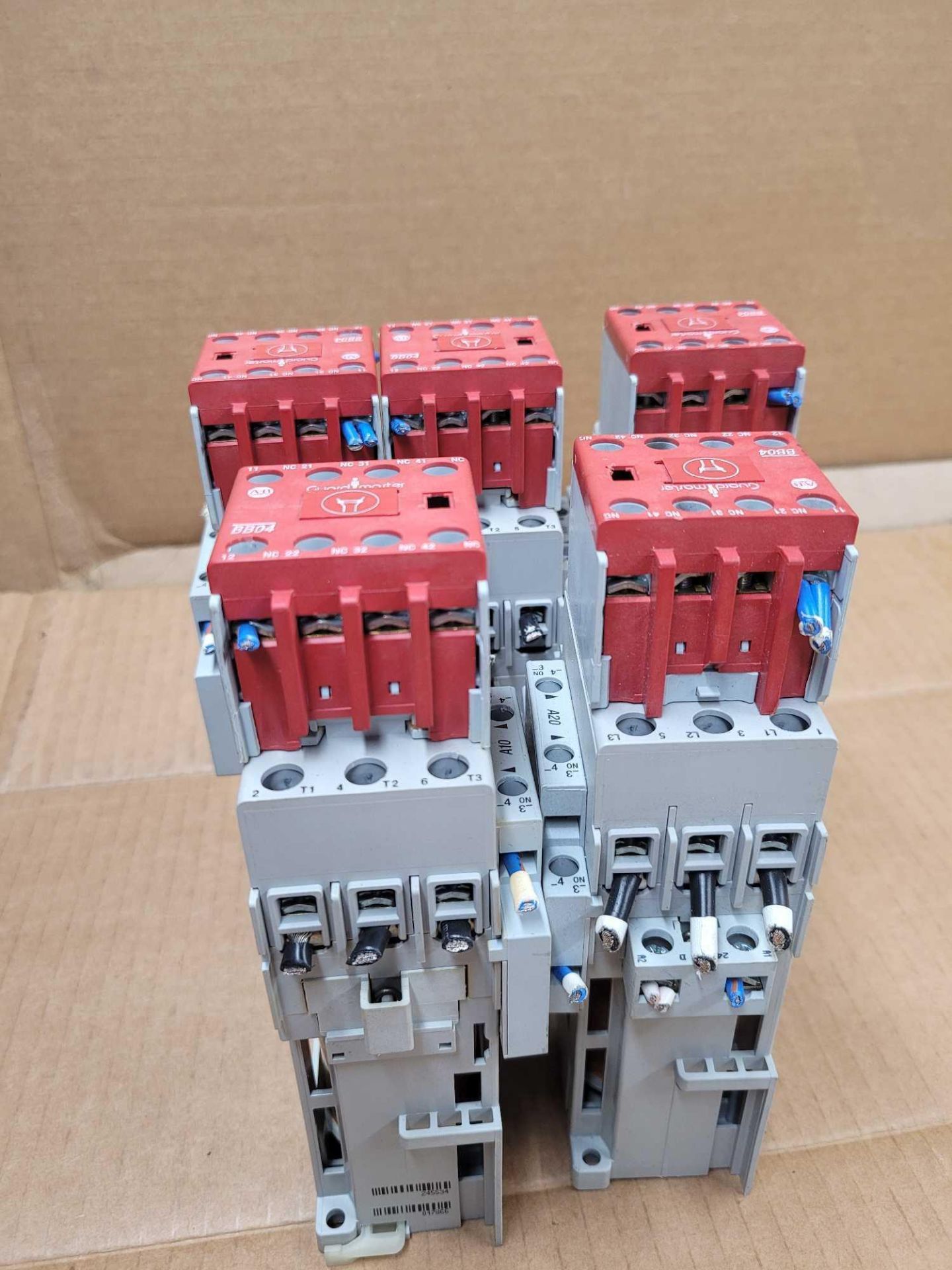 LOT OF 5 ALLEN BRADLEY 100S-C37DJ14BC / Series C Guardmaster Safety Contactor  /  Lot Weight: 10.6 l