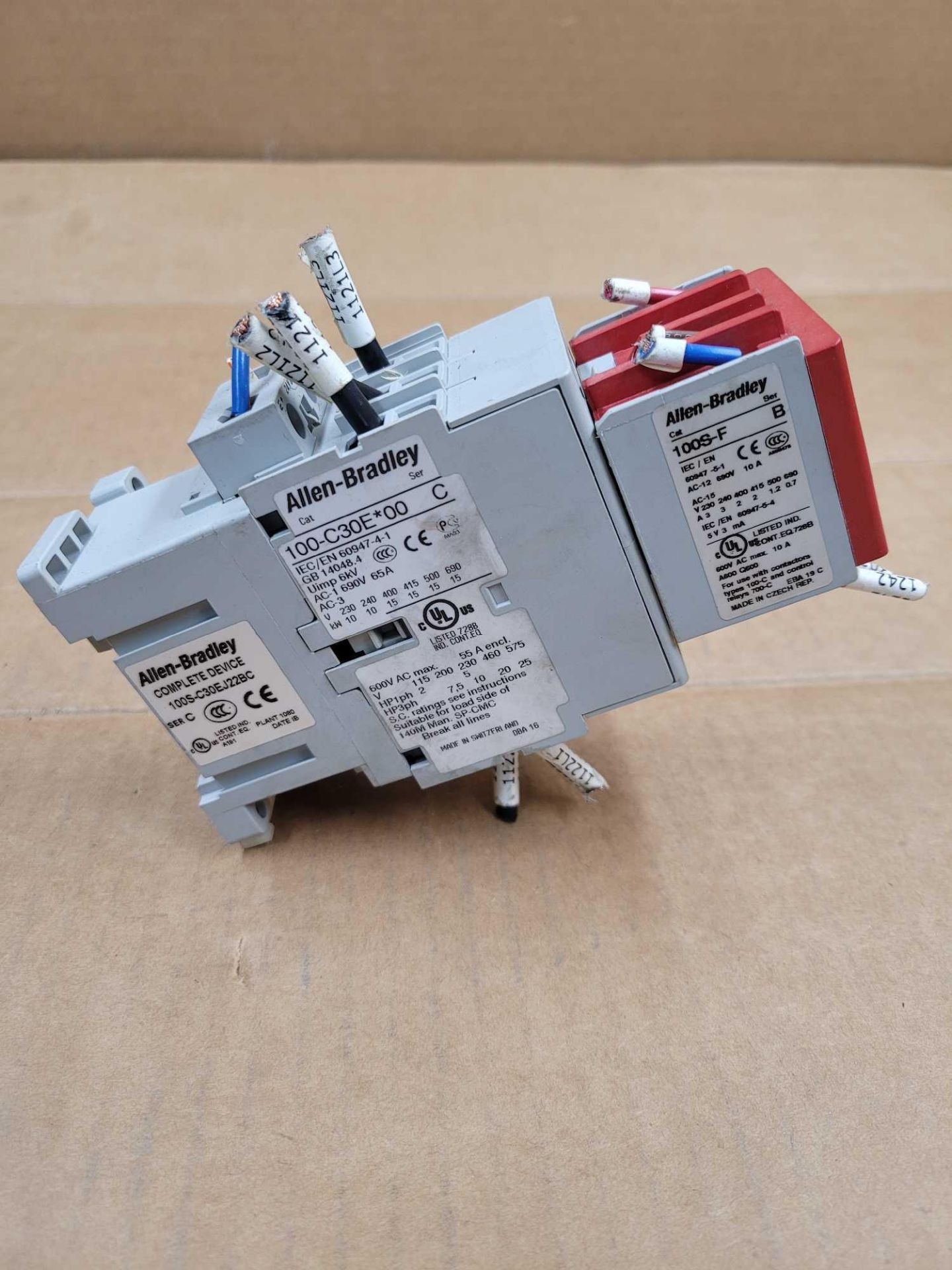 LOT OF 5 ALLEN BRADLEY 100S-C30EJ22BC / Series C Guardmaster Safety Contactor  /  Lot Weight: 6.2 lb - Image 4 of 7