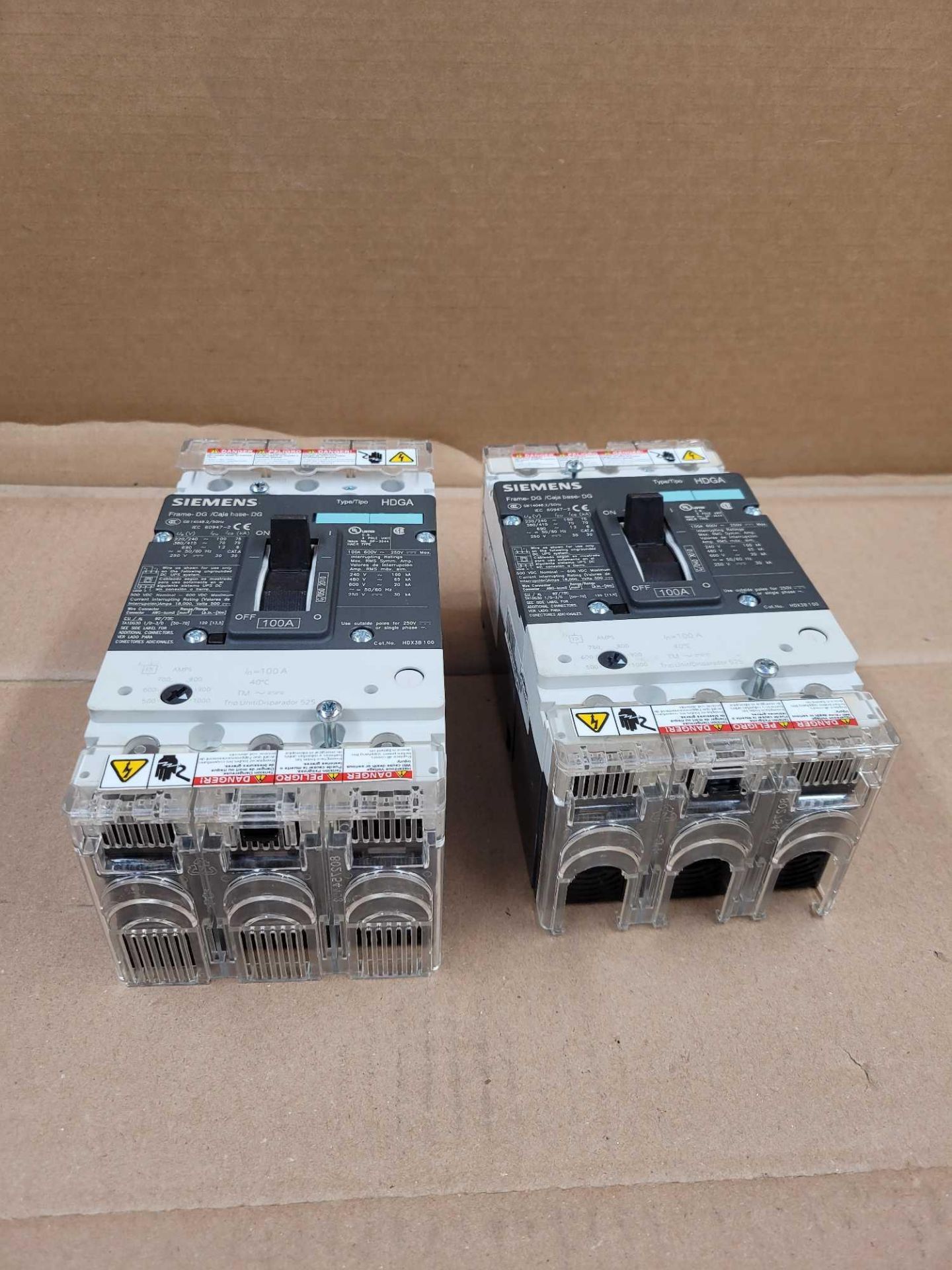 LOT OF 2 SIEMENS HDX3B100 / 100 Amp Circuit Breaker  /  Lot Weight: 9.6 lbs