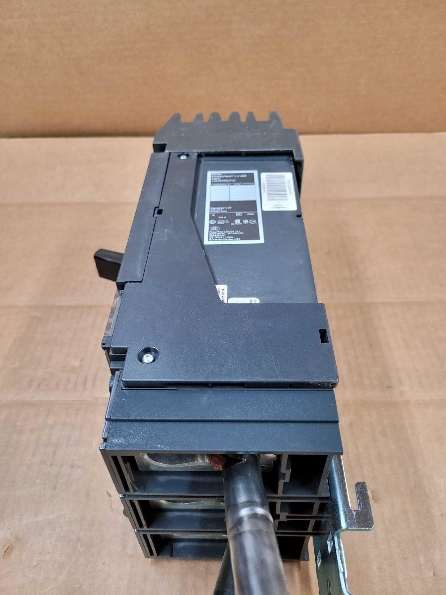 SQUARE D LJA36400U31X / 400 Amp Molded Case Circuit Breaker  /  Lot Weight: 17.2 lbs - Image 5 of 6