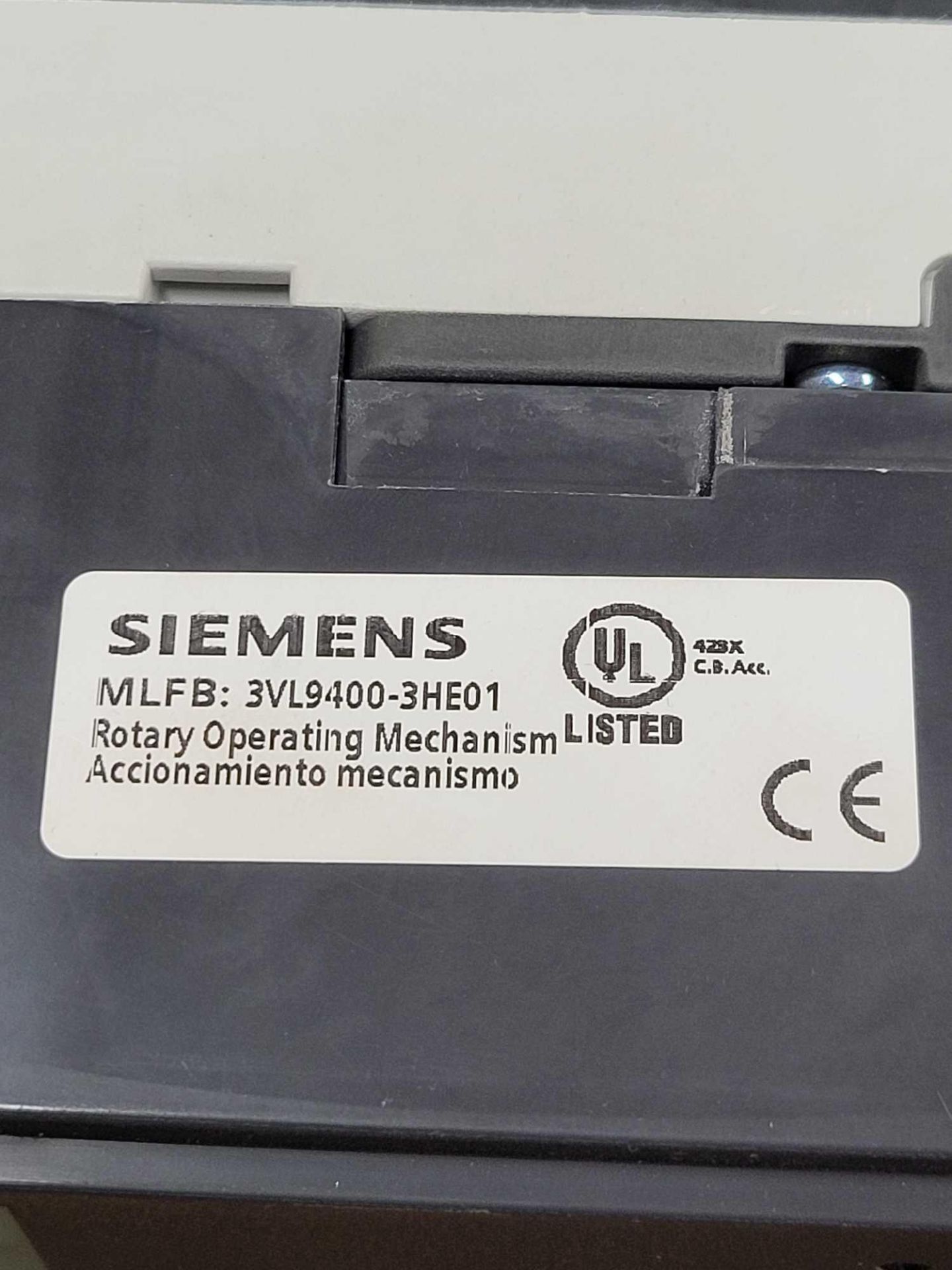 SIEMENS HJX3P400 with 3VL9400-3HE01 / 400 Amp Circuit Breaker with Rotary Operating Mechanism  /  Lo - Image 9 of 9