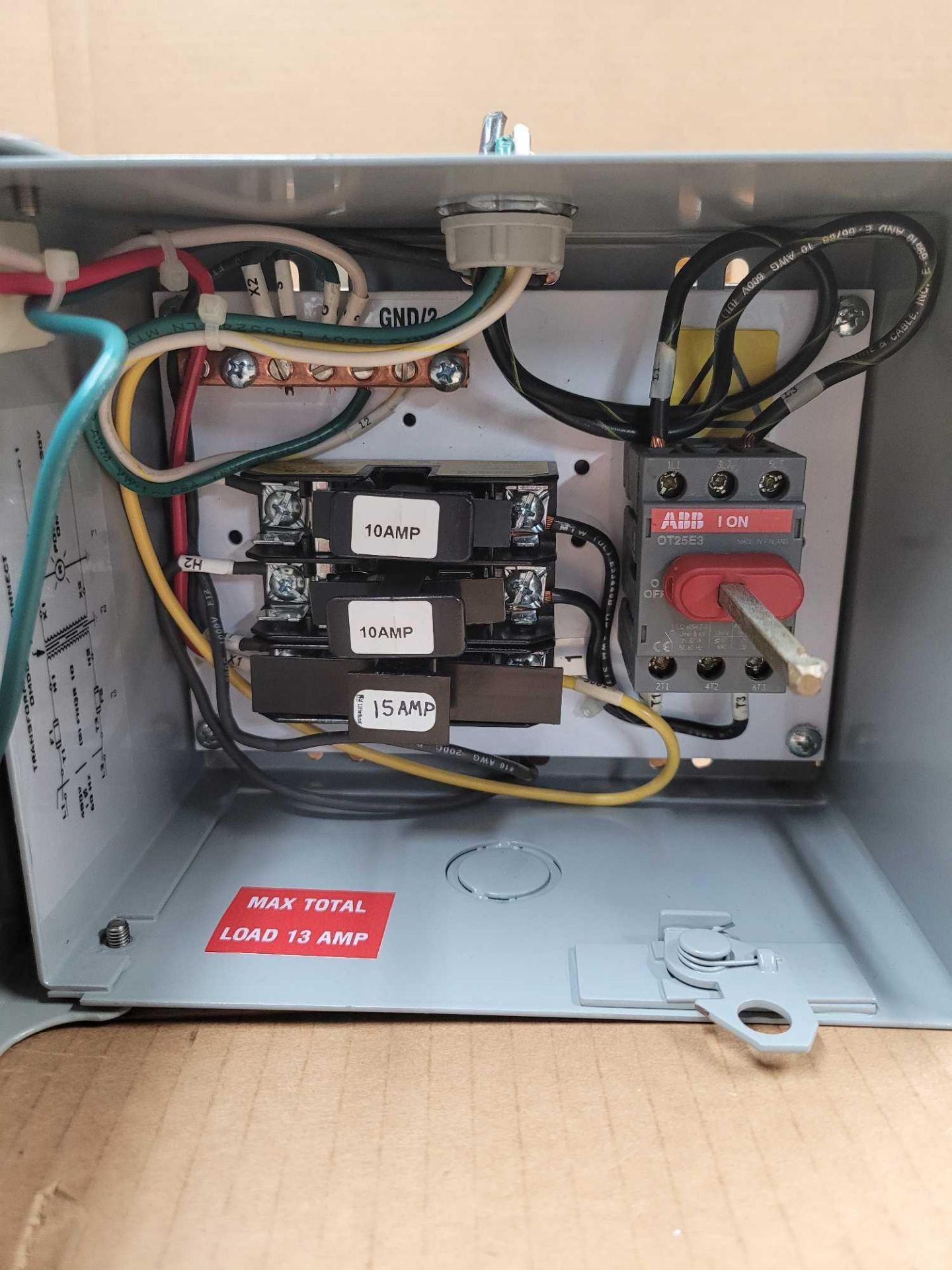 DAYKIN ELECTRIC 0MDGTB-03 with DAYKIN ELECTRIC TL4100 / Transformer Disconnect Switch with Transform - Image 9 of 9