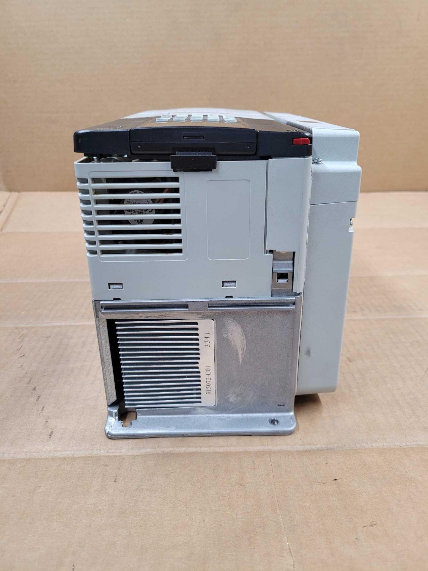 ALLEN BRADLEY 20DD022A3EYNADACE / Series A Powerflex 700S AC Drive  /  Lot Weight: 16.8 lbs - Image 5 of 8