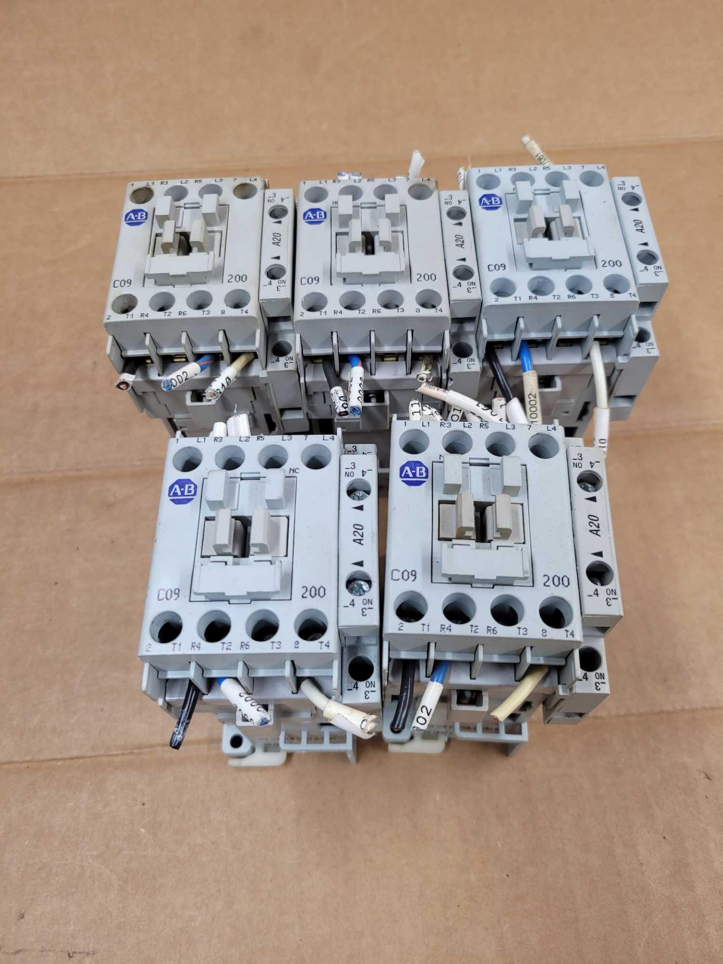 LOT OF 5 ALLEN BRADLEY 100-C09DJ200 / Series A Contactor  /  Lot Weight: 7.0 lbs