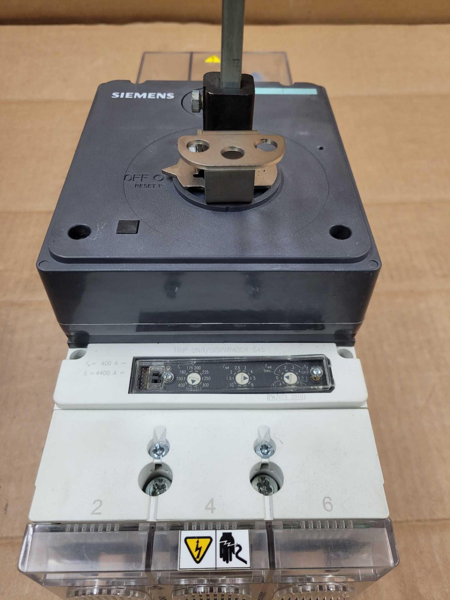 SIEMENS HJX3P400 with 3VL9400-3HE01 / 400 Amp Circuit Breaker with Rotary Operating Mechanism  /  Lo - Image 2 of 10