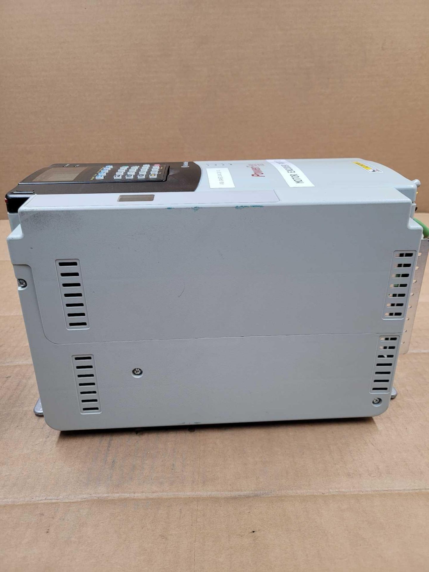 ALLEN BRADLEY 20DD022A3EYNADACE / Series A Powerflex 700S AC Drive  /  Lot Weight: 16.8 lbs - Image 6 of 8