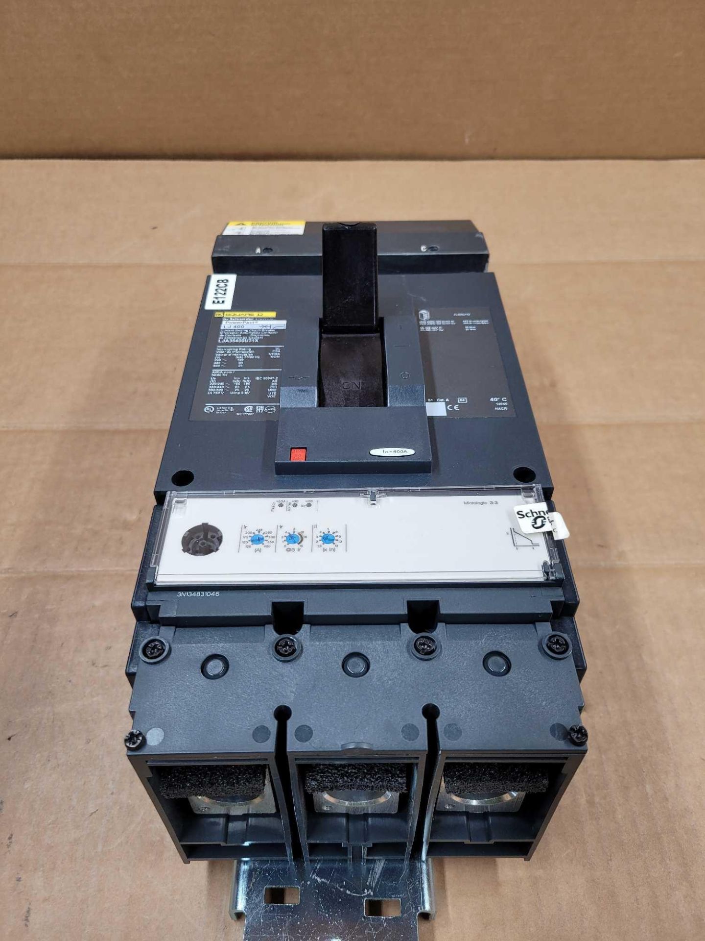 SQUARE D LJA36400U31X / 400 Amp Molded Case Circuit Breaker  /  Lot Weight: 16.6 lbs