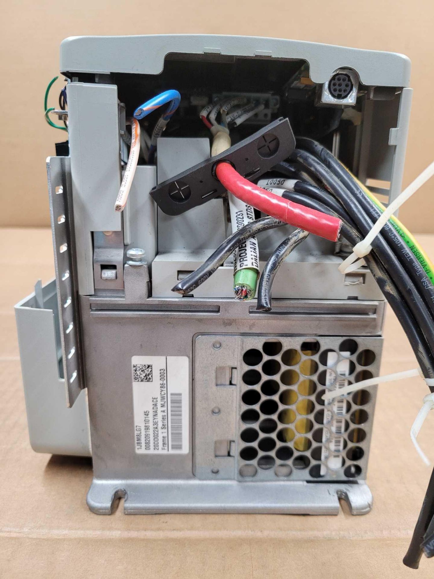 ALLEN BRADLEY 20DD022A3EYNADACE / Series A Powerflex 700S AC Drive  /  Lot Weight: 16.4 lbs - Image 2 of 7