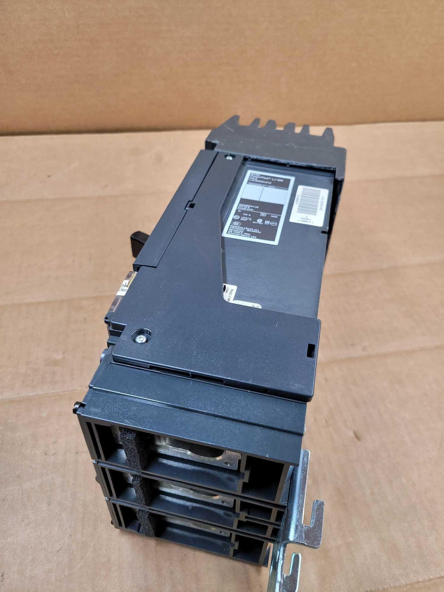 SQUARE D LJA36400U31X / 400 Amp Molded Case Circuit Breaker  /  Lot Weight: 16.6 lbs - Image 3 of 6