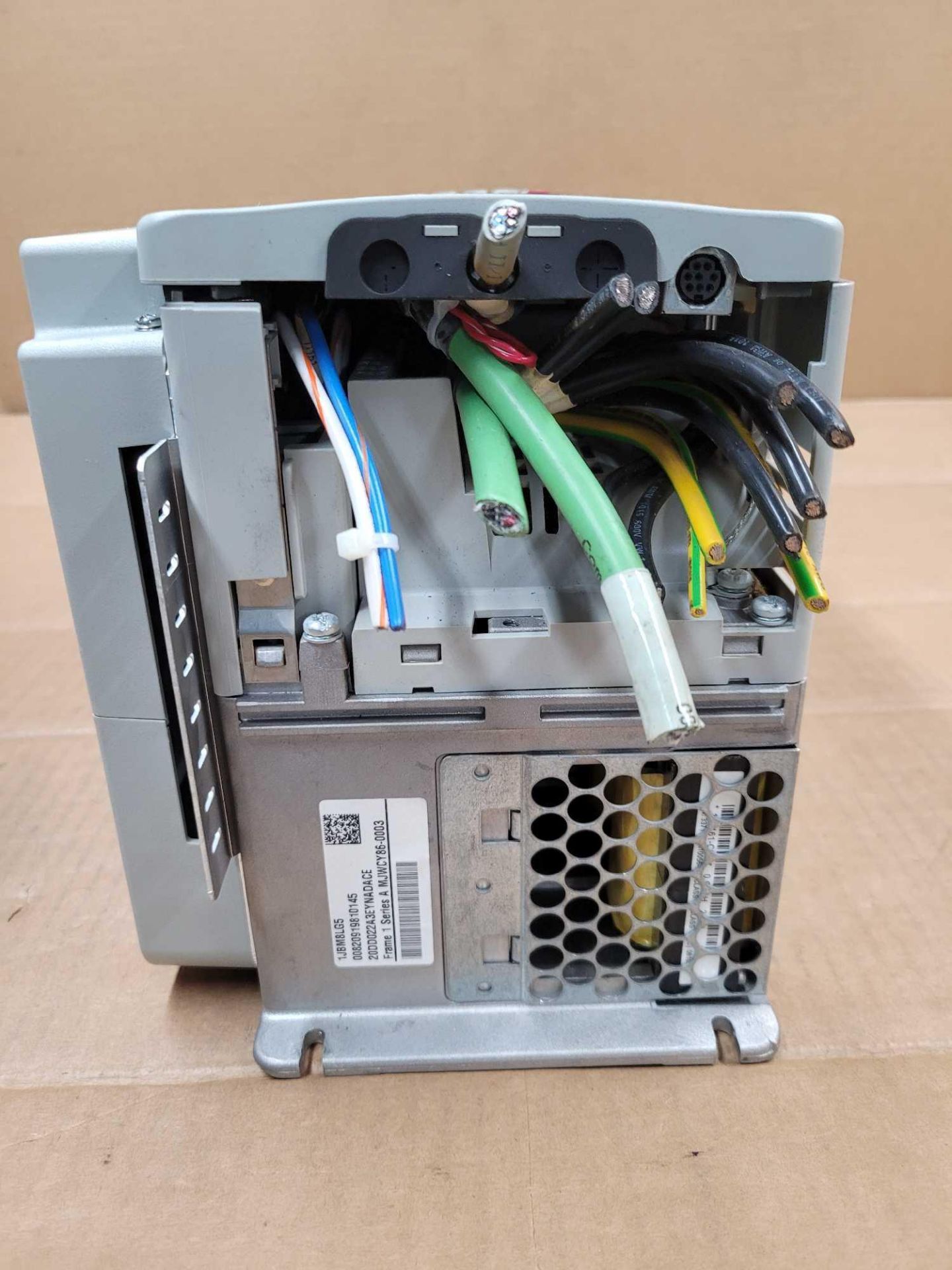 ALLEN BRADLEY 20DD022A3EYNADACE / Series A Powerflex 700S AC Drive  /  Lot Weight: 16.8 lbs - Image 2 of 7