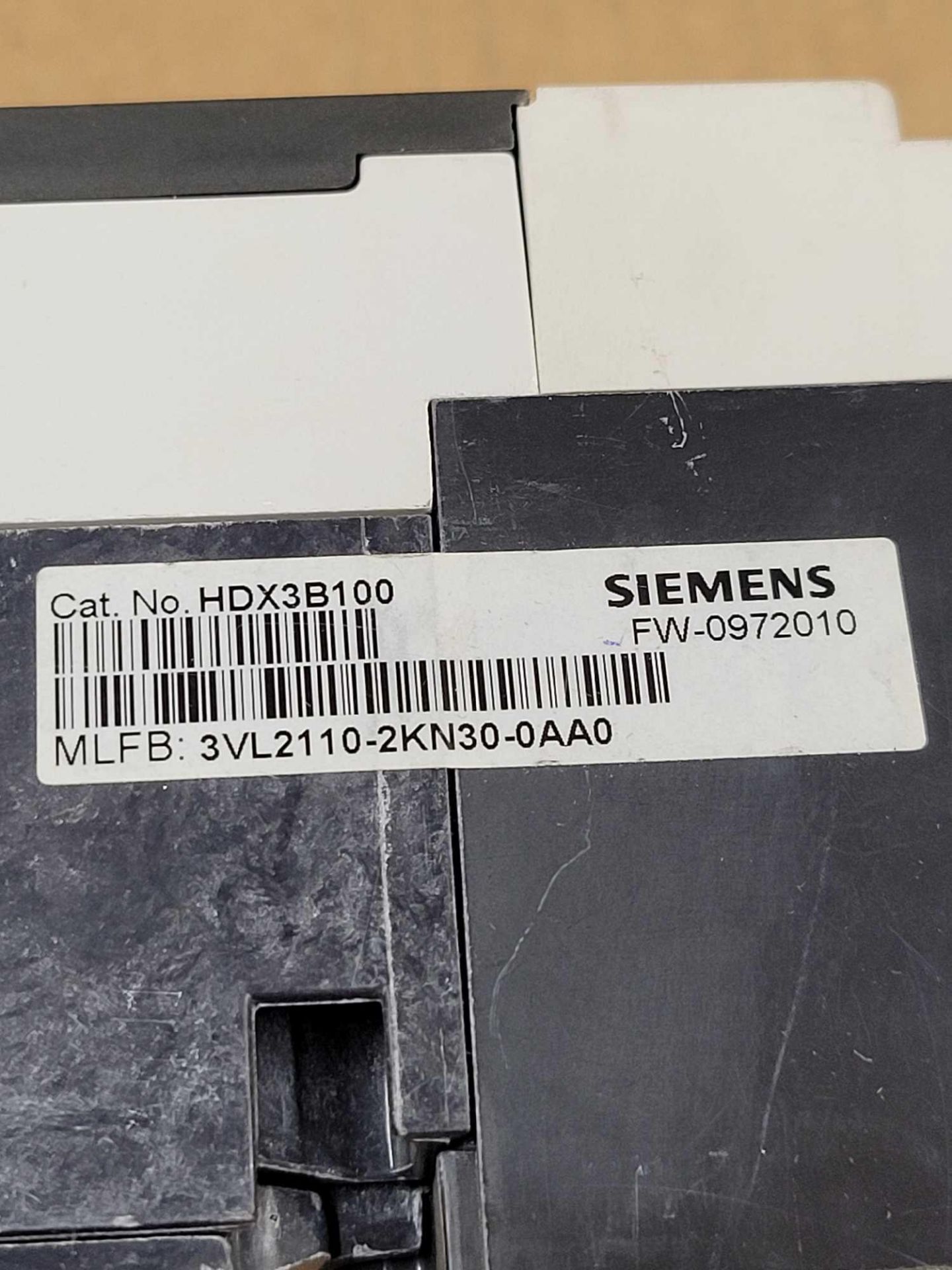 LOT OF 4 SIEMENS HDX3B100 / 100 Amp Circuit Breaker  /  Lot Weight: 19.0 lbs - Image 6 of 7
