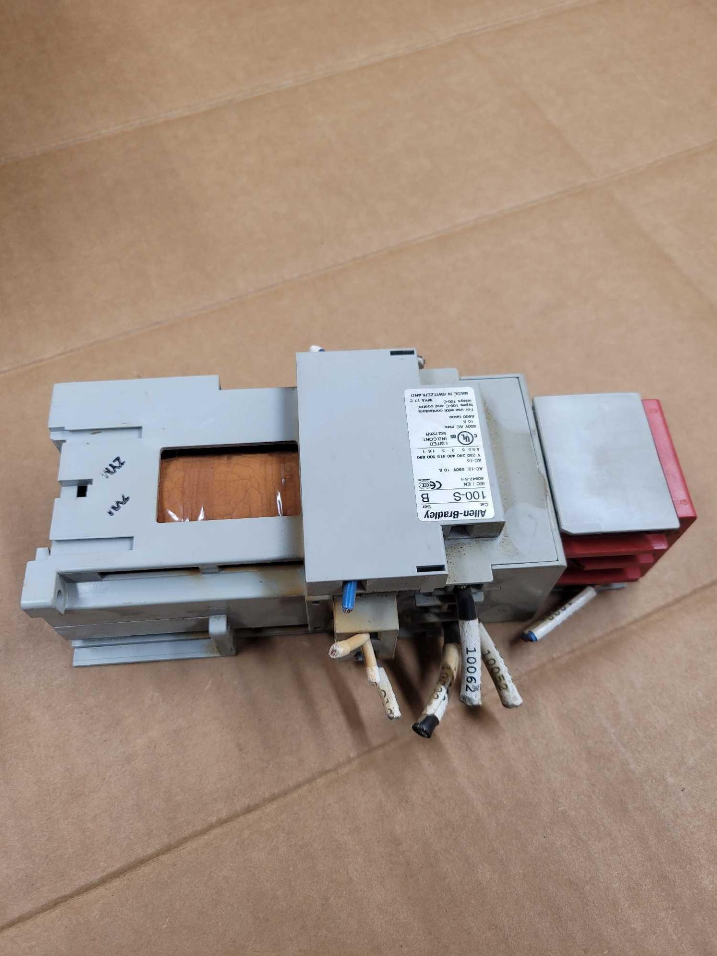 LOT OF 5 ALLEN BRADLEY 100S-C37DJ14BC / Series C Guardmaster Safety Contactor  /  Lot Weight: 10.6 l - Image 5 of 7